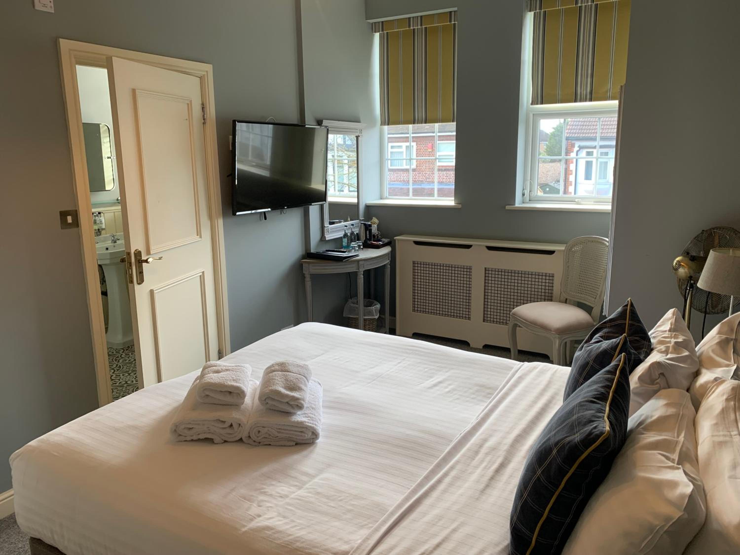Deluxe King Room - Photo 1