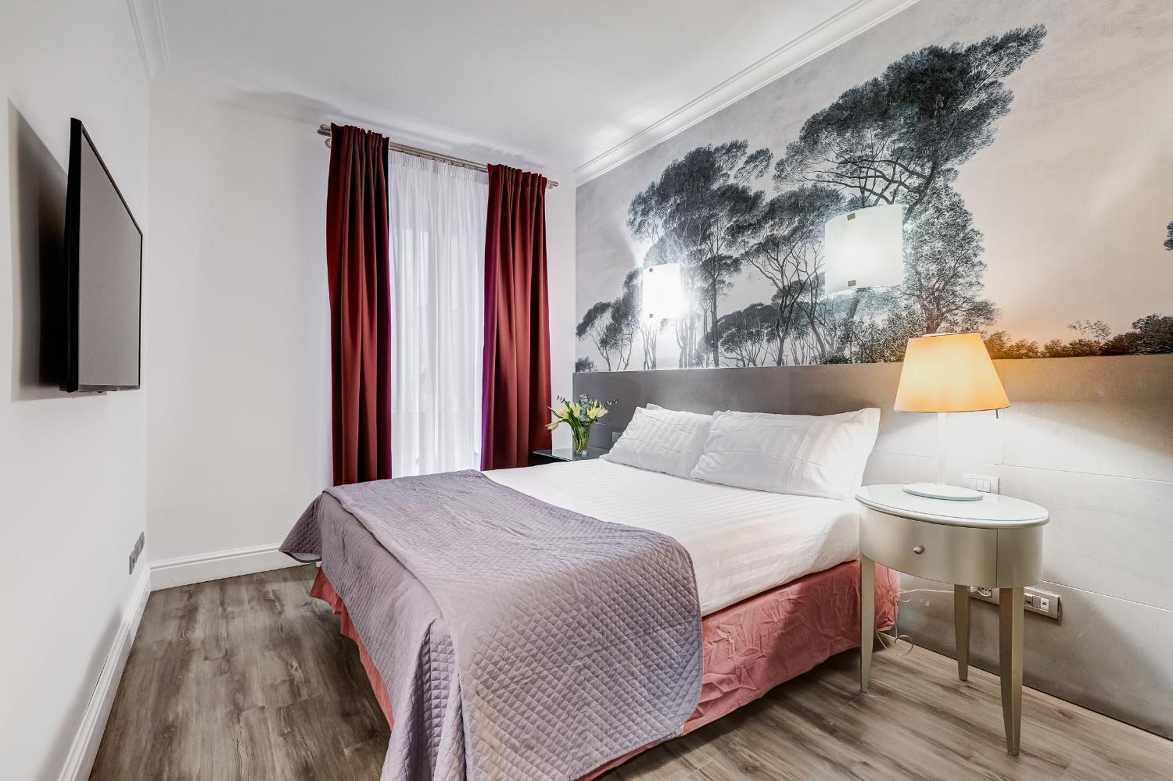 Standard Queen Room