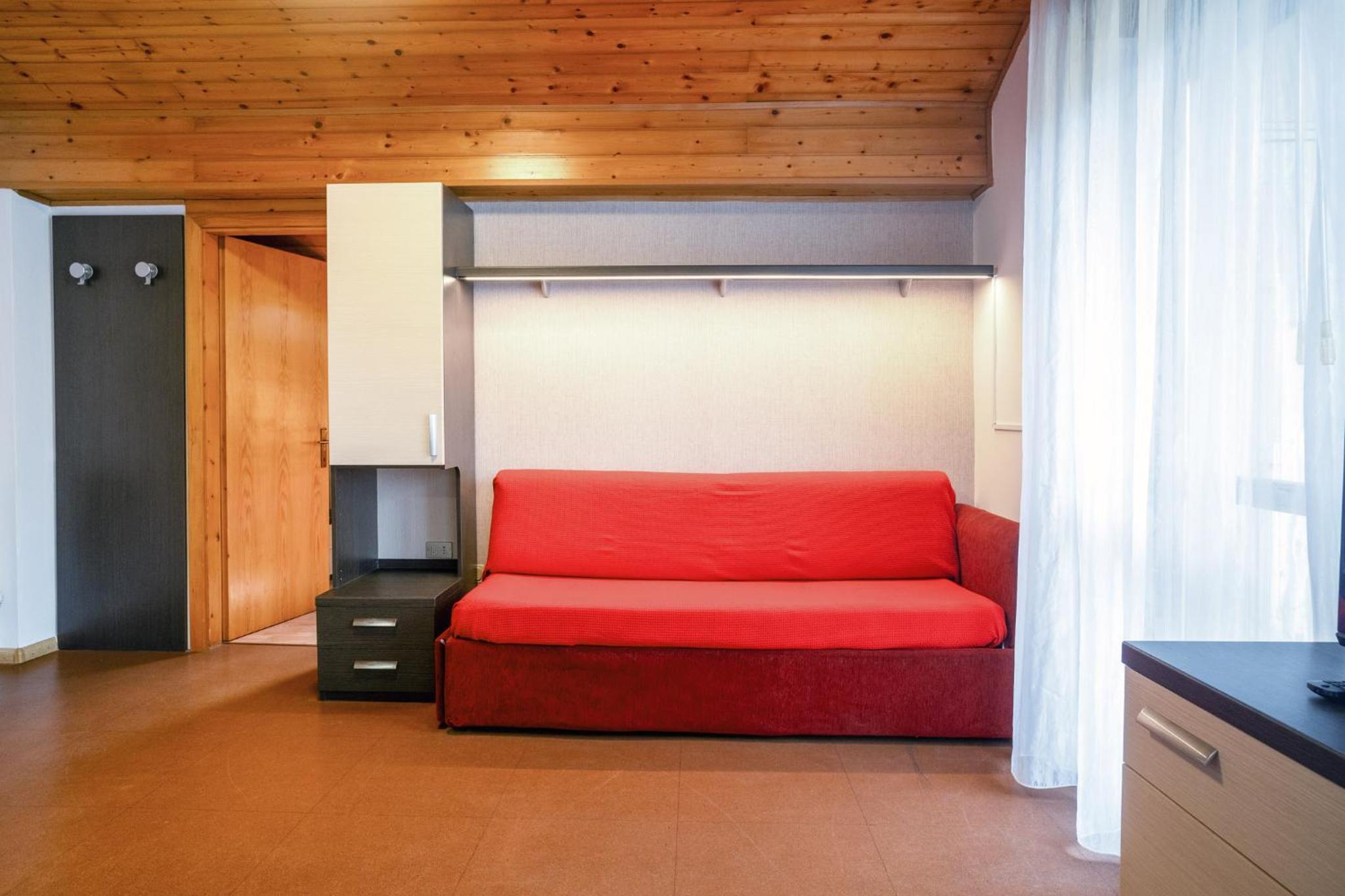 One-Bedroom Apartment photo 1