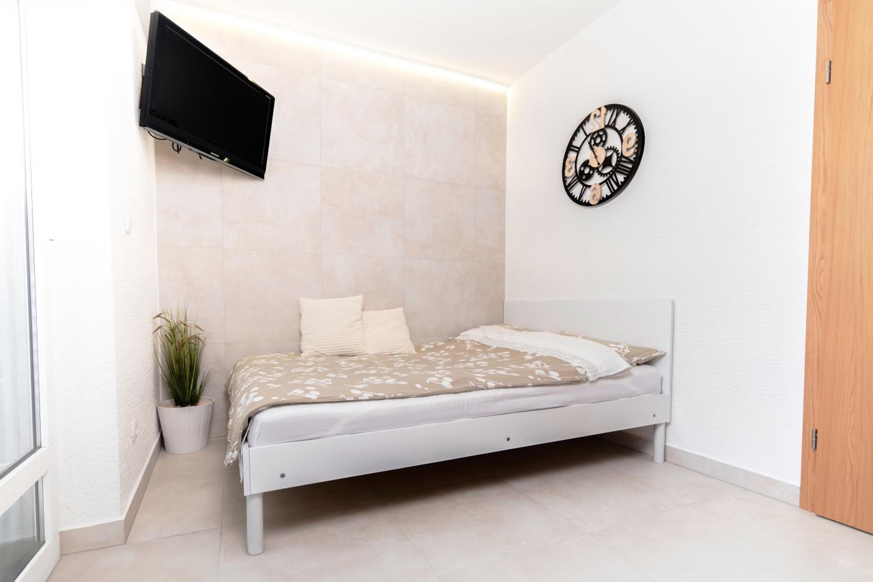 Two-Bedroom Apartment with Balcony and Sea View photo 1