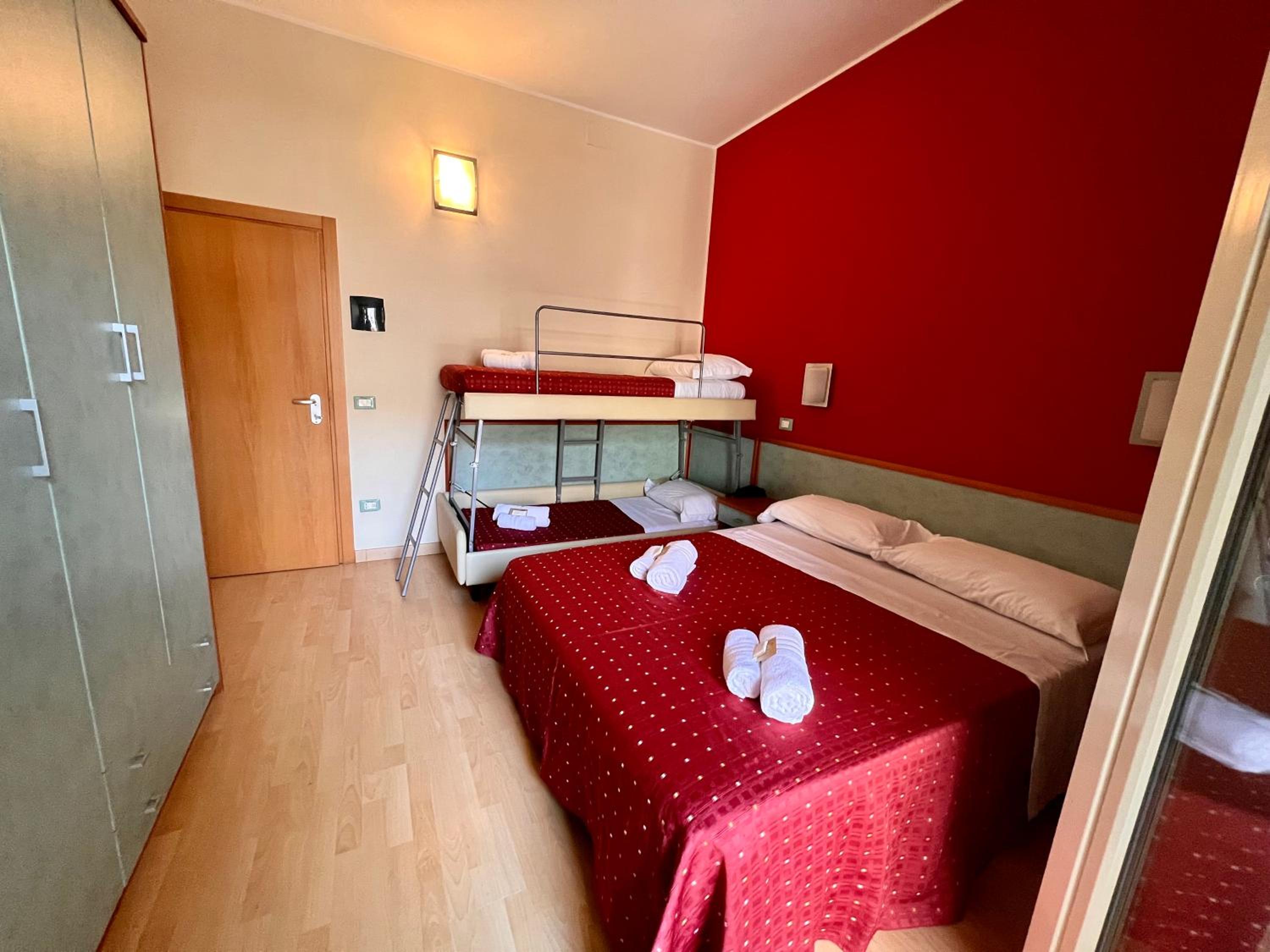 Quadruple Room photo 2