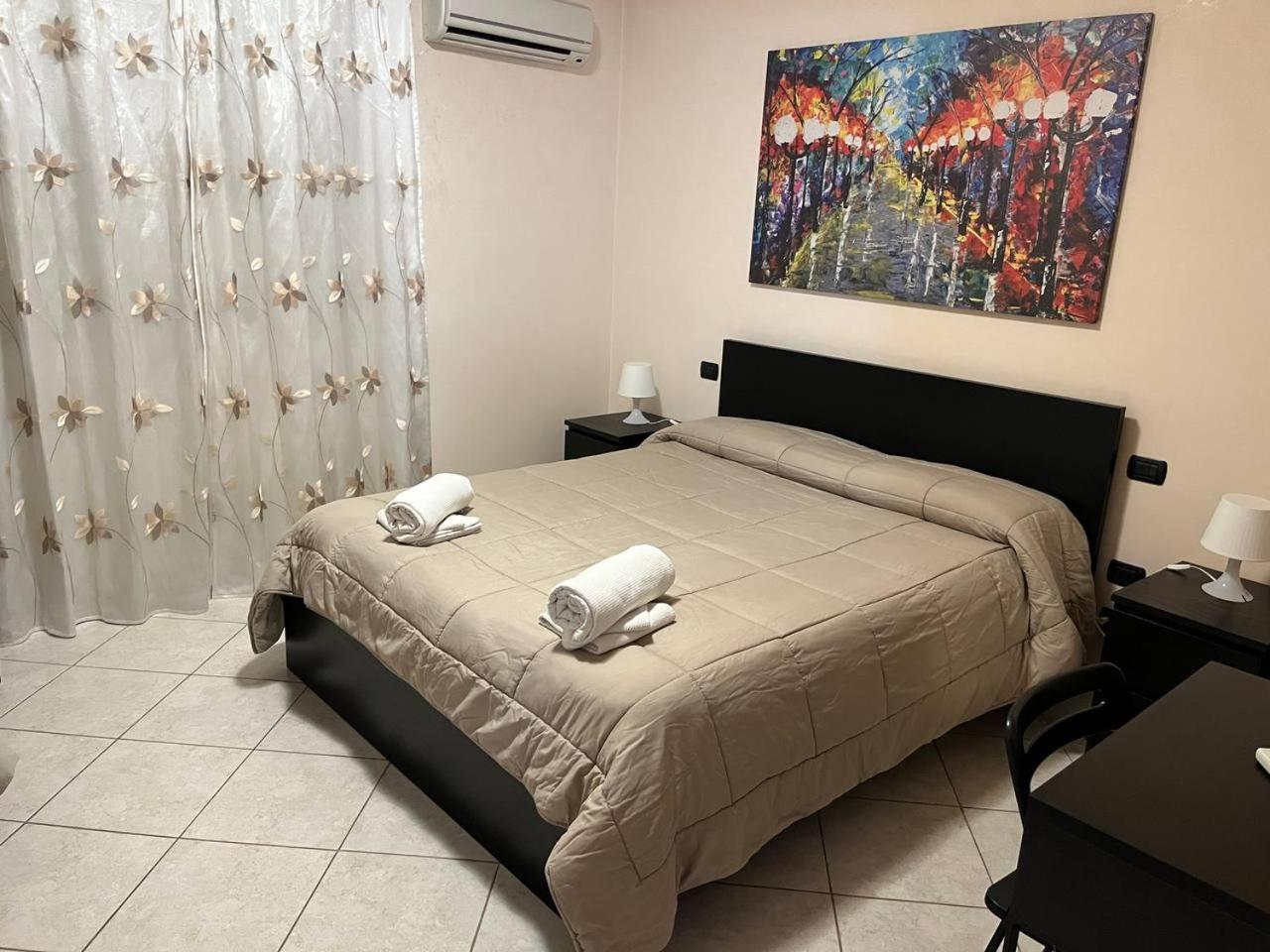 Double or Twin Room - Photo 6