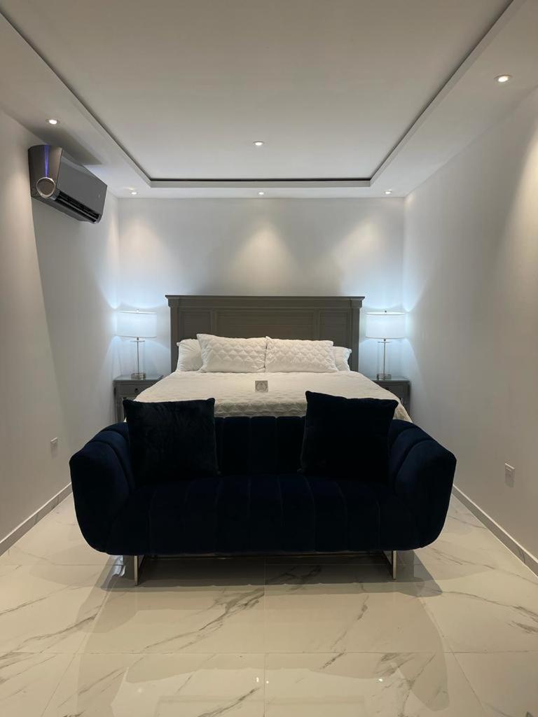 Deluxe King Suite photo 3