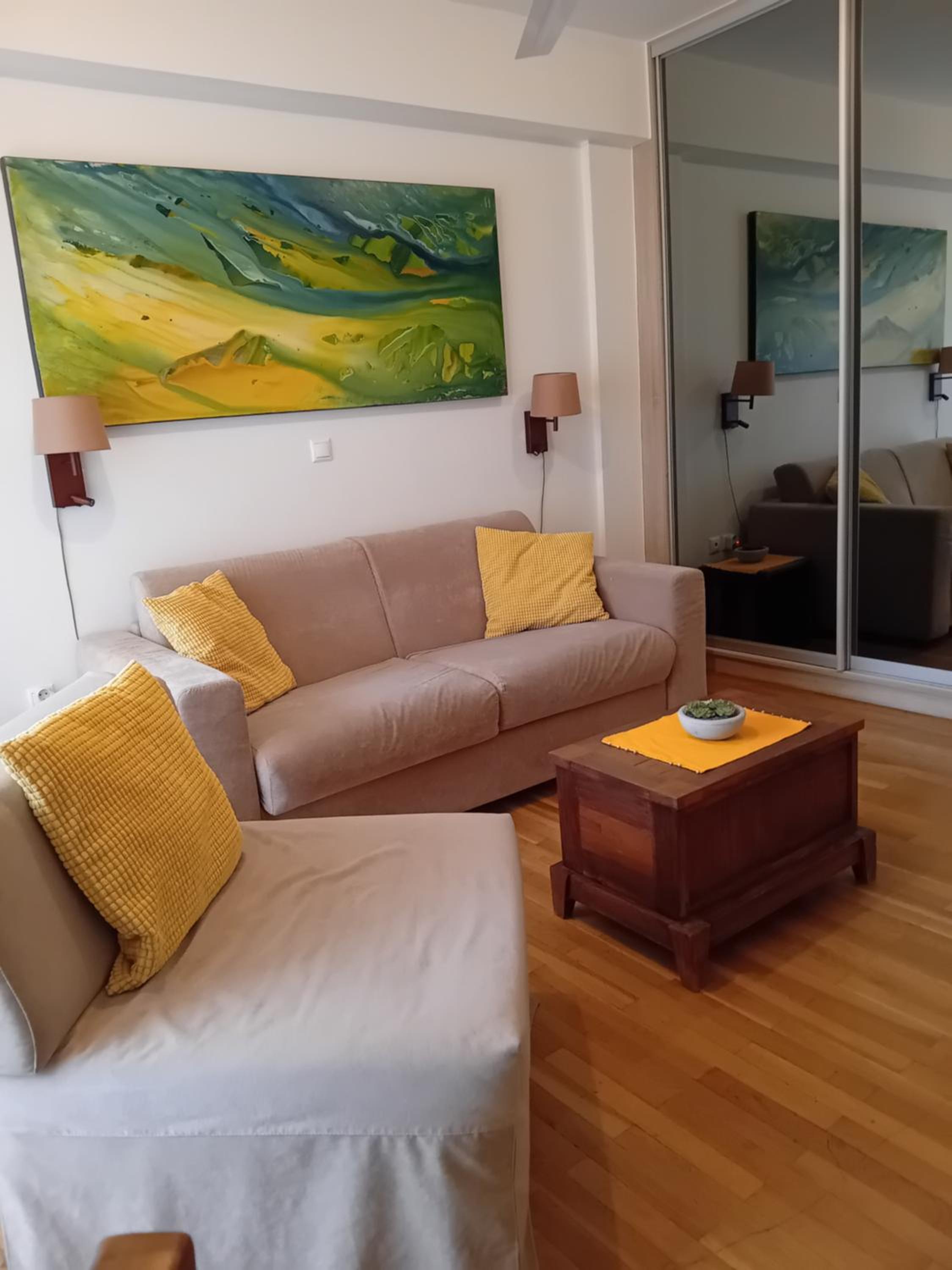 Thoi-Deluxe Apartment with Balcony photo 3