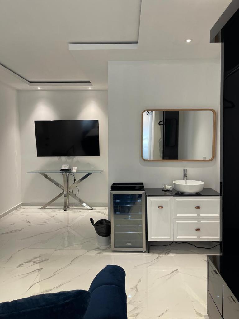 Deluxe King Suite