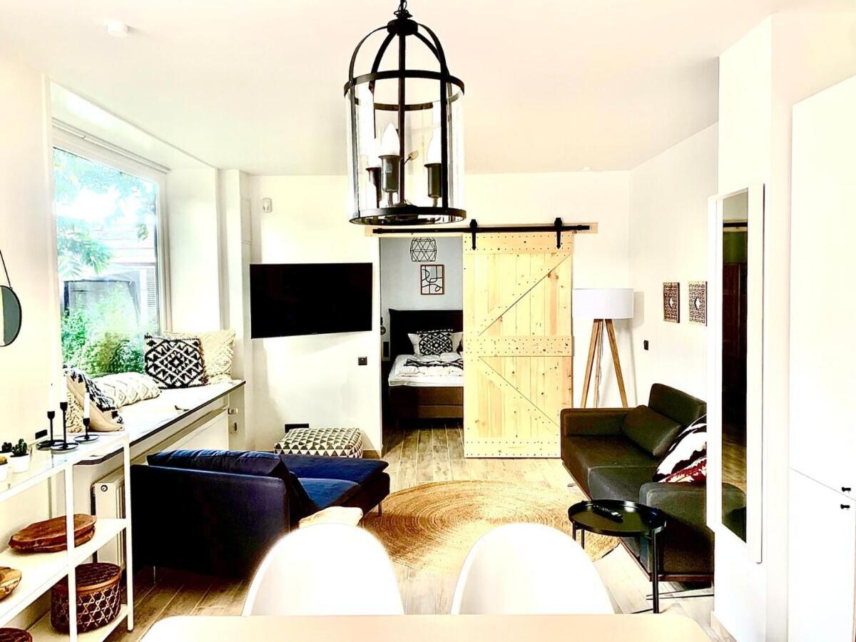 One-Bedroom Apartment with Terrace photo 3