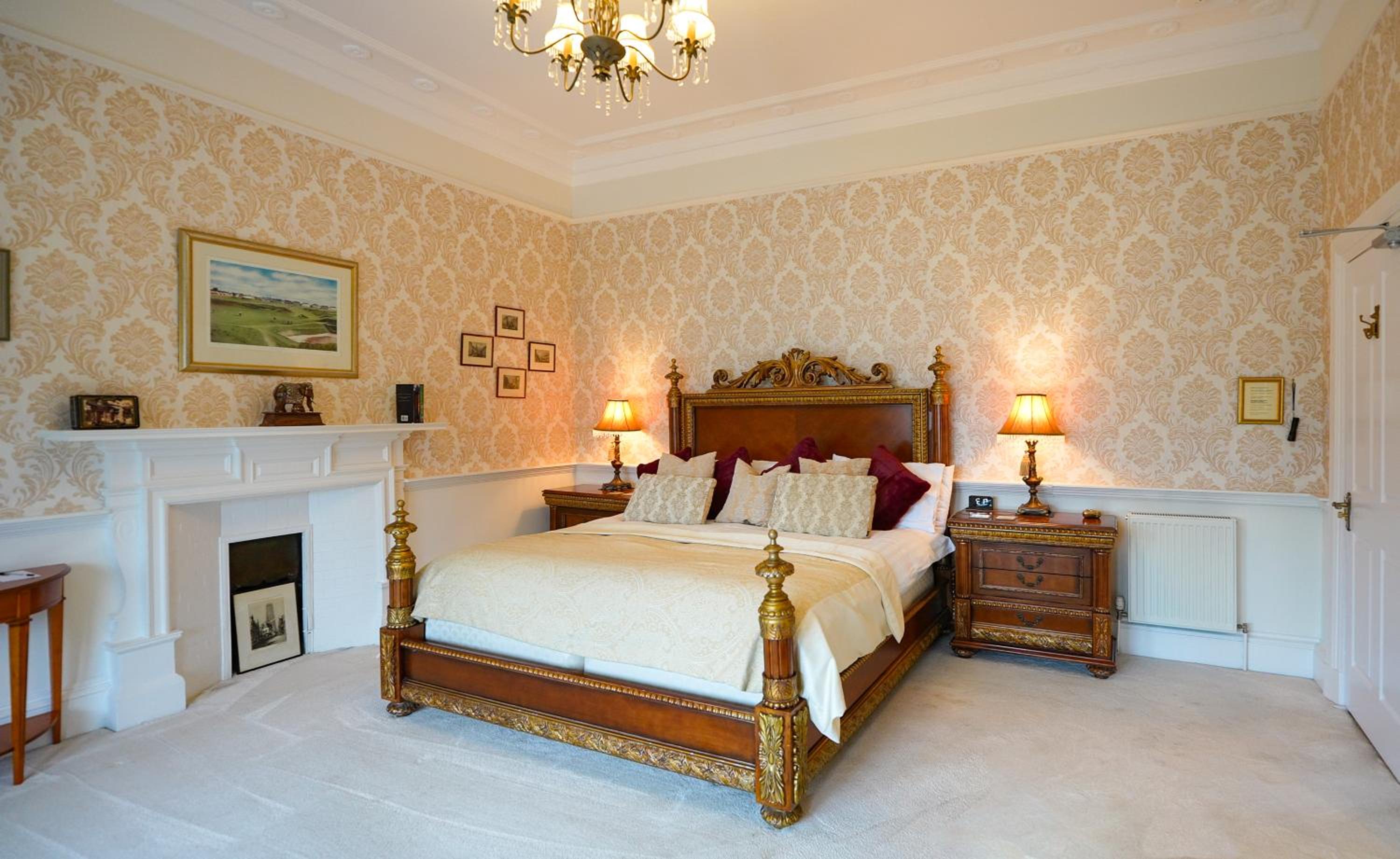 Superior King Room