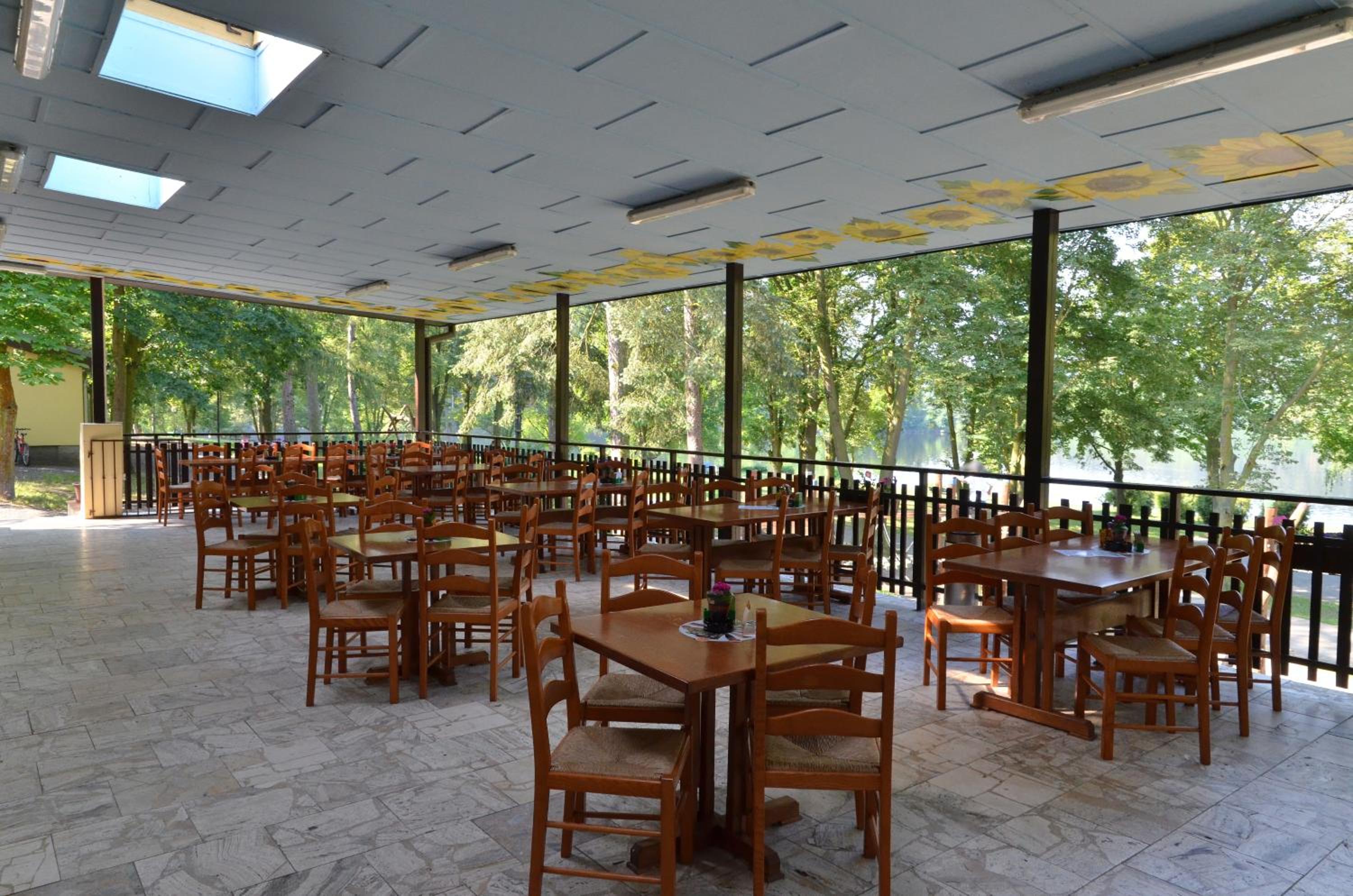 Bungalow with Patio - Photo 3