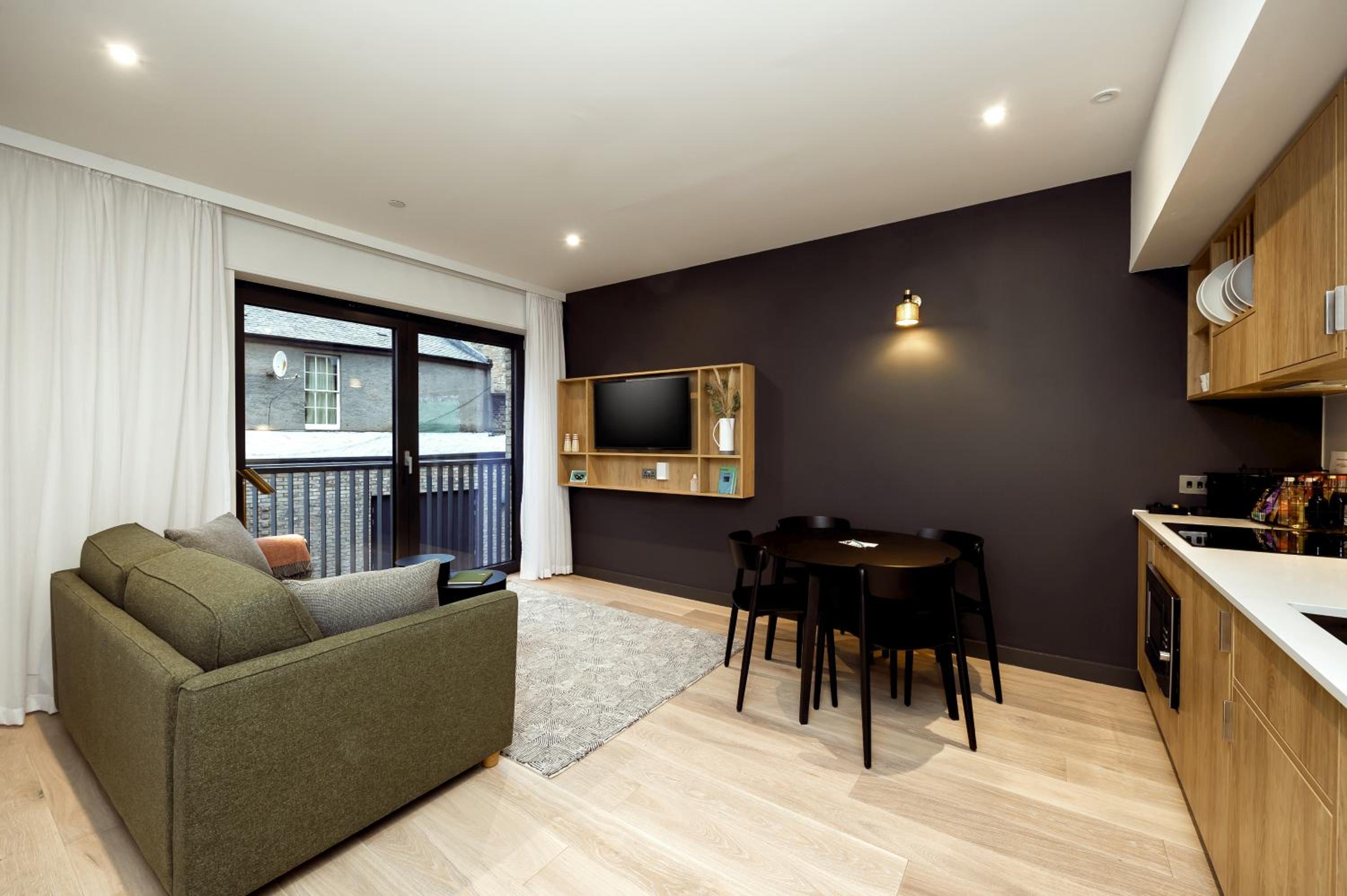 One Twin Bedroom Apartment - Photo 4