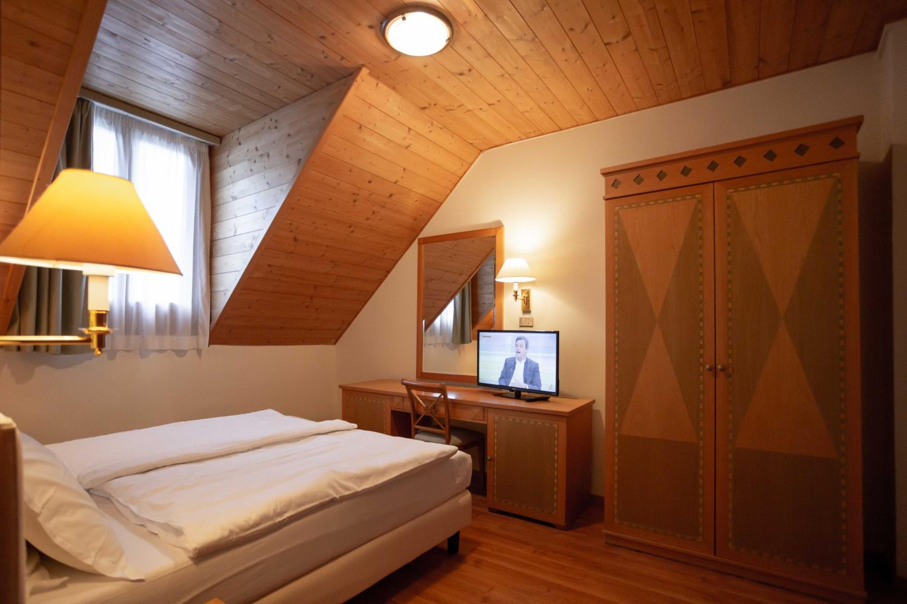 Economy Double Room photo 3