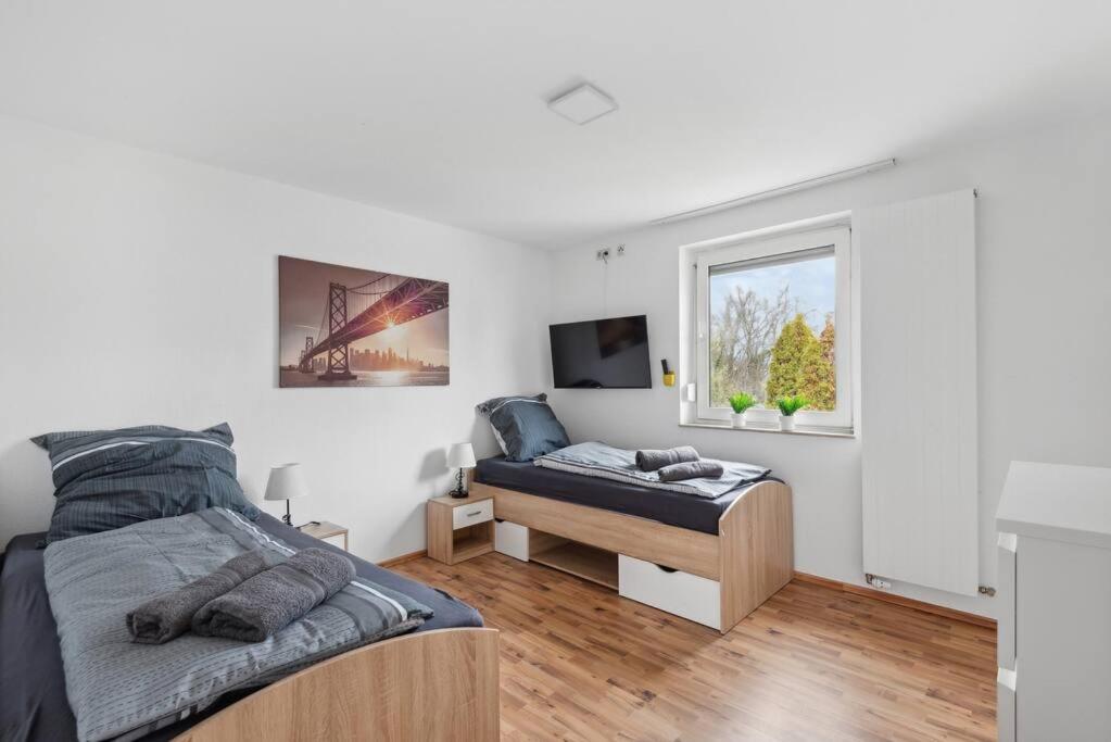 Five-Bedroom House photo 1