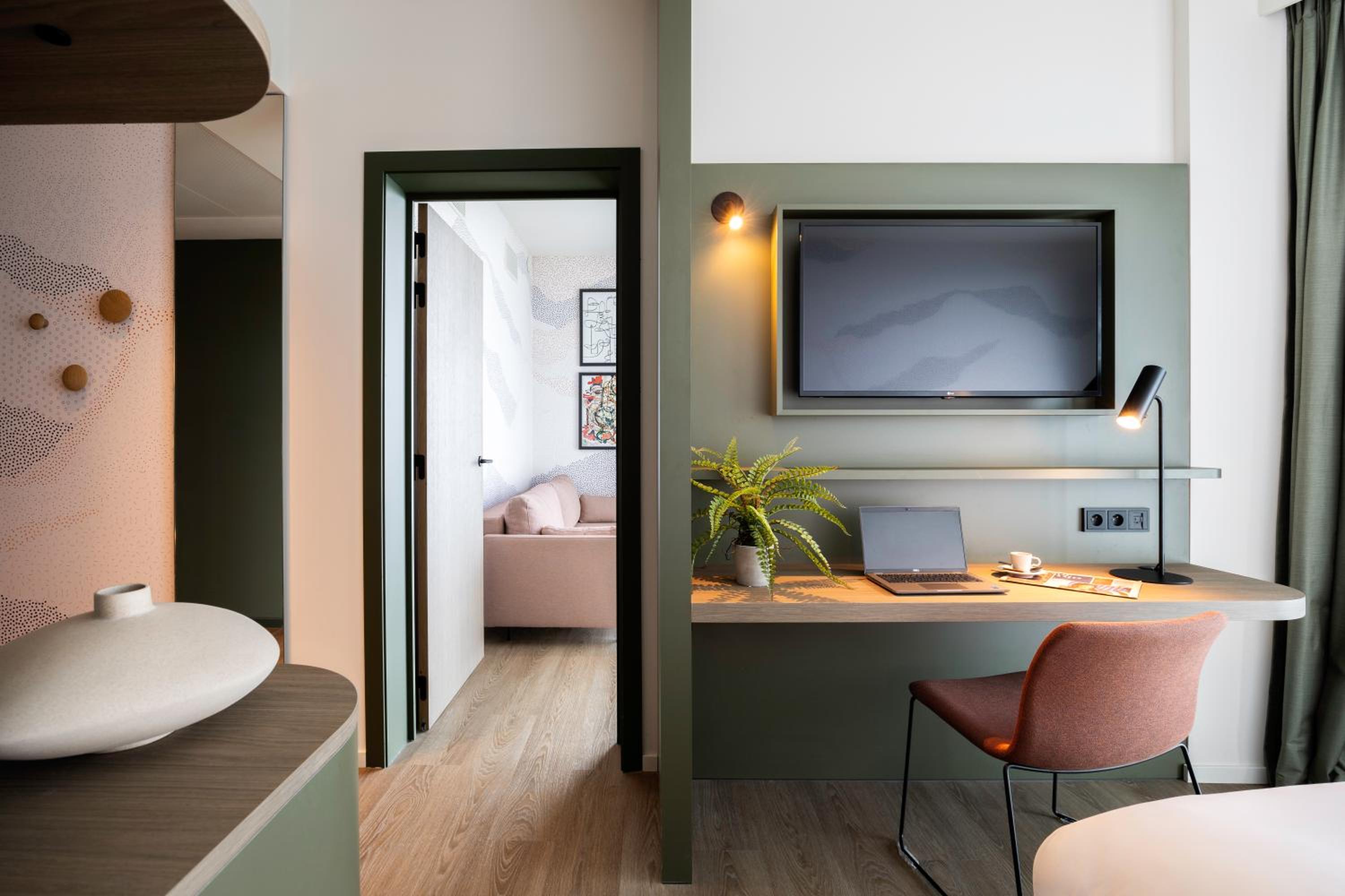 One-Bedroom Suite with Sofa Bed photo 2