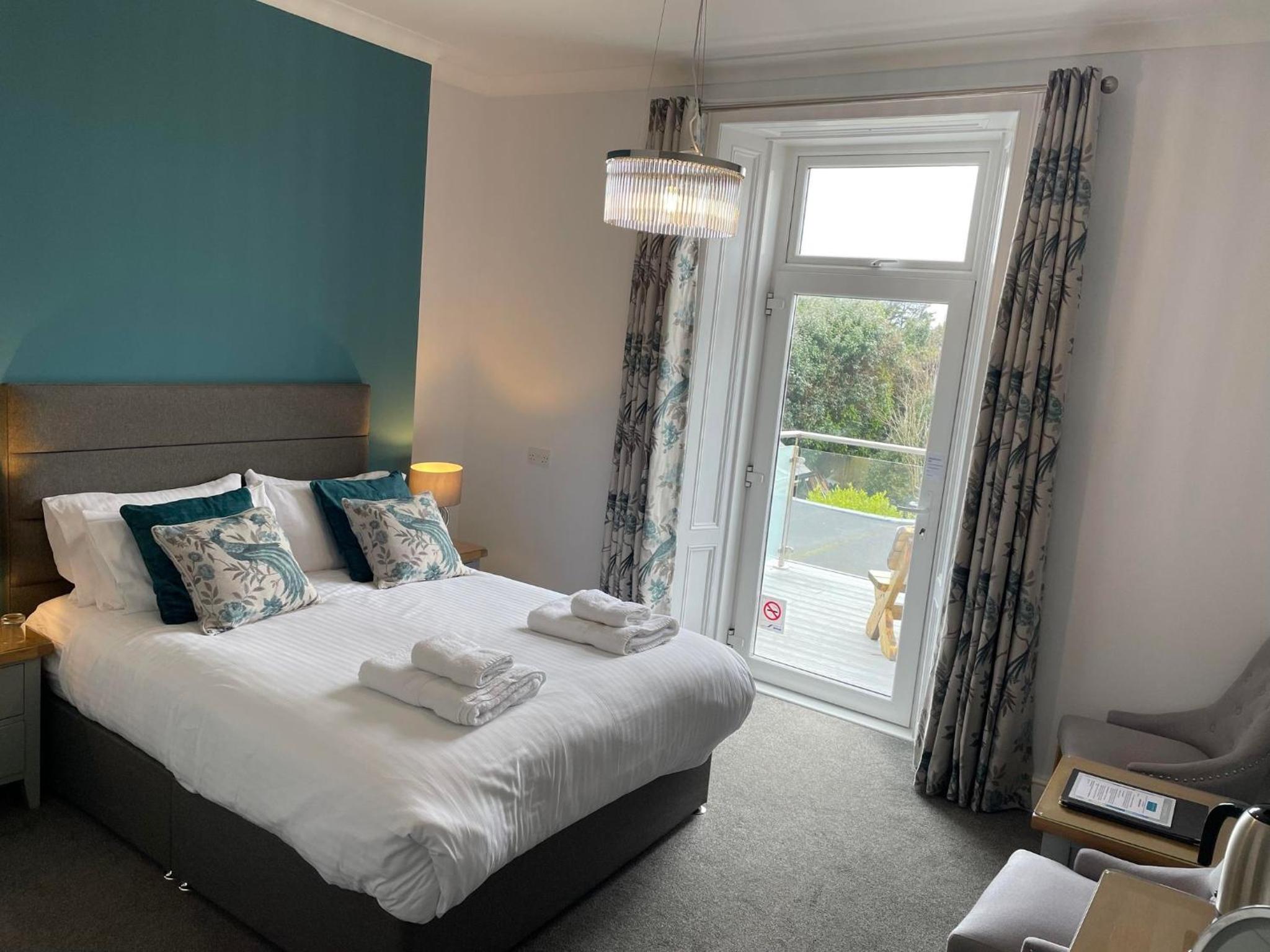 Superior Double Room with Balcony and Beach View photo 1