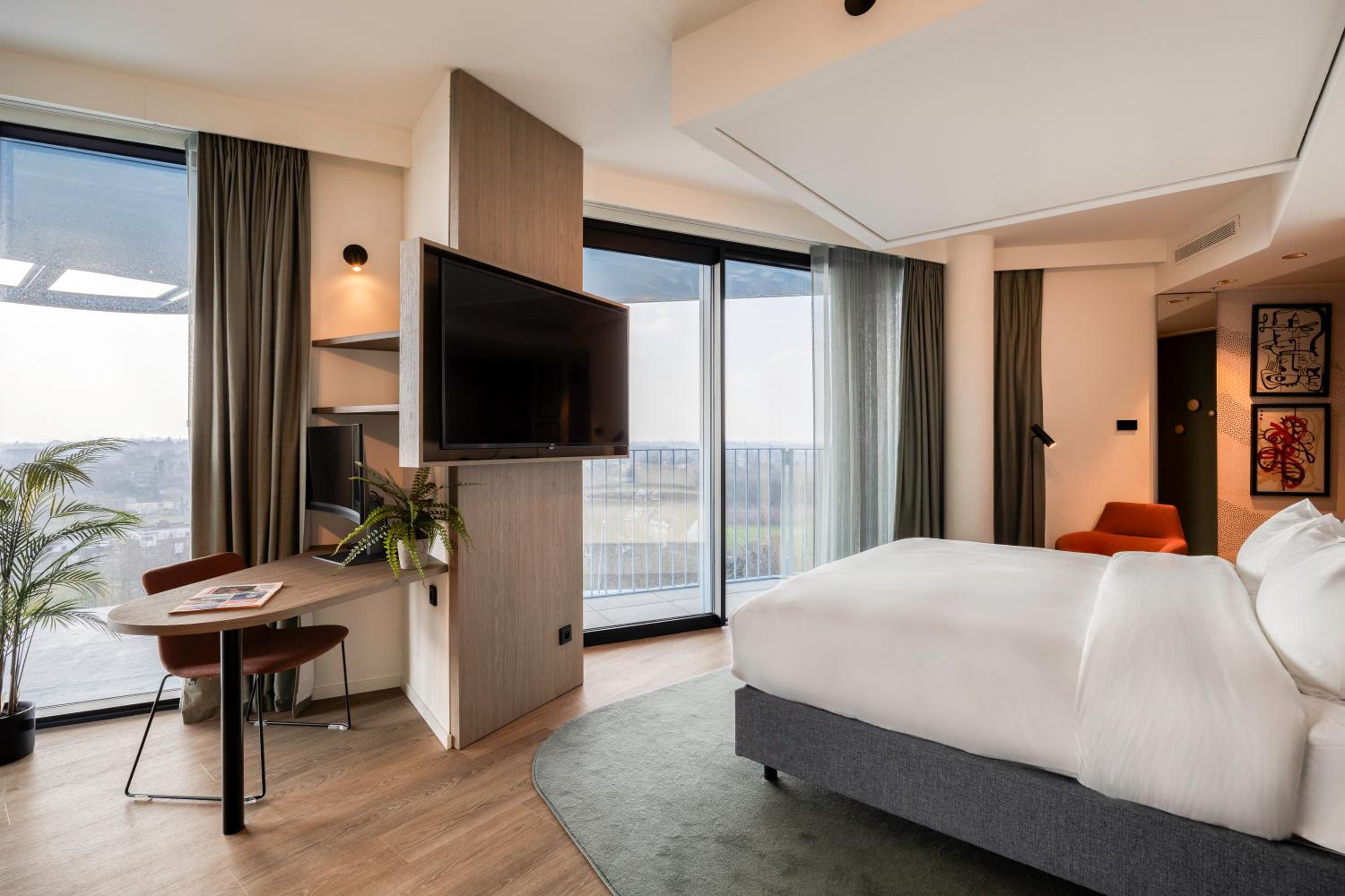 King Room with Balcony photo 3