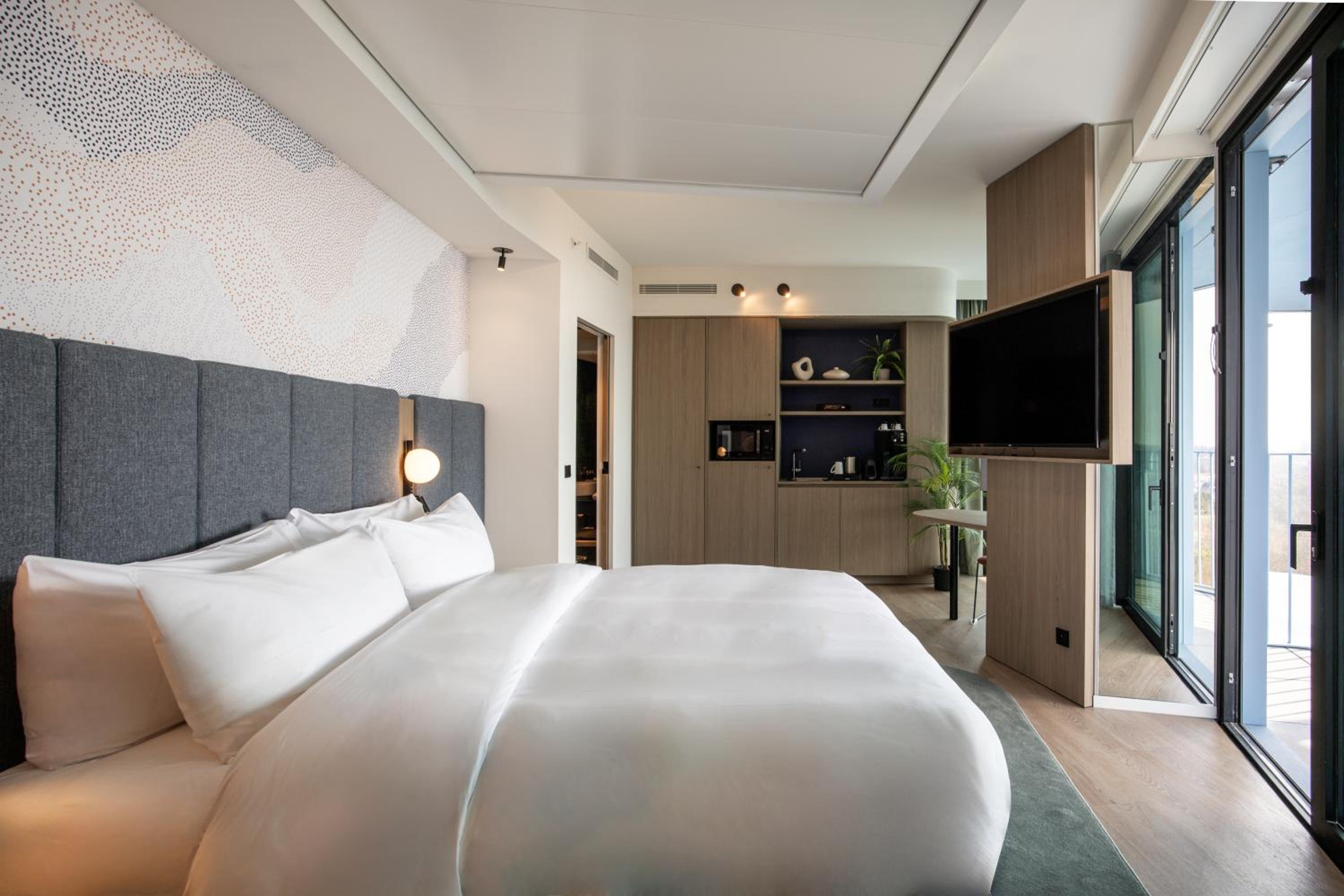 King Room with Balcony photo 1