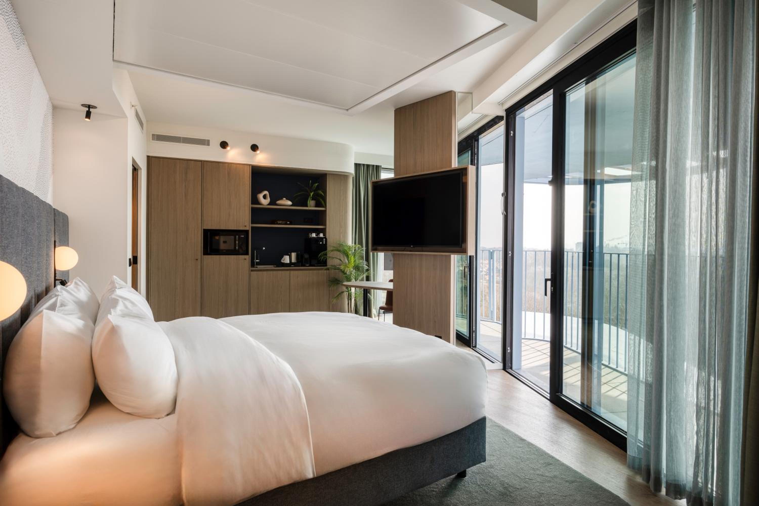 King Room with Balcony photo 2