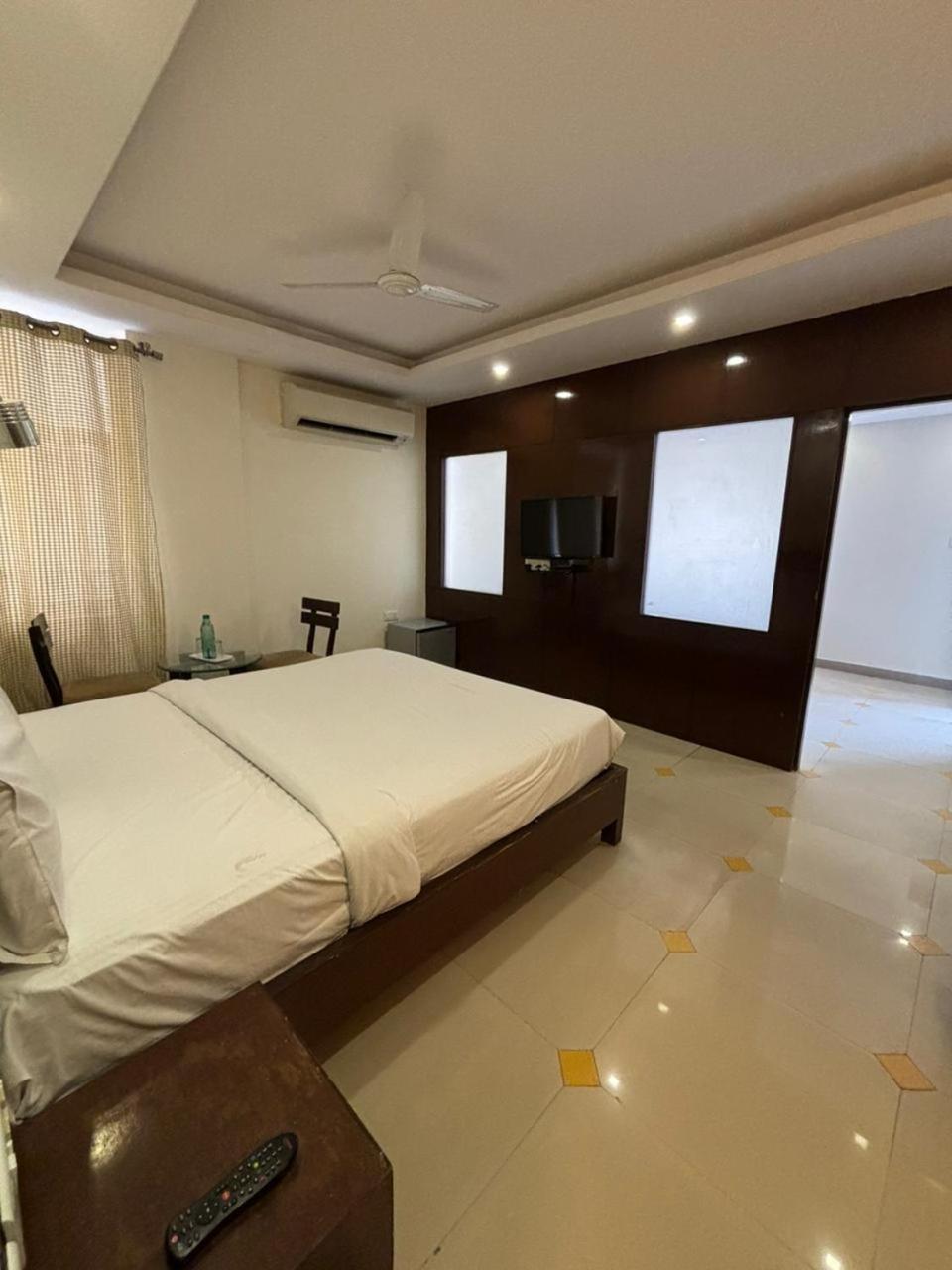 Suite - Photo 9