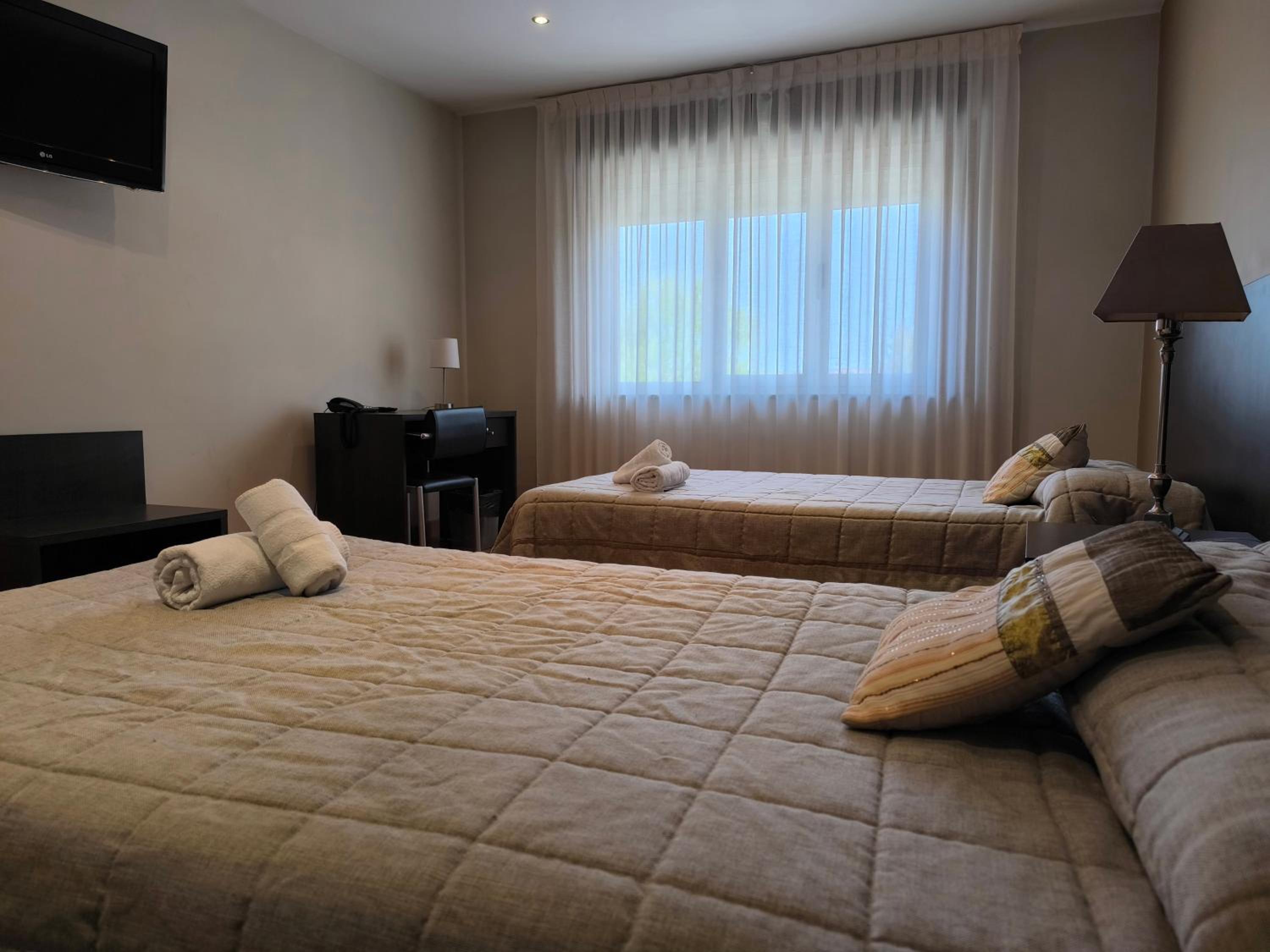 Double or Twin Room - Photo 8