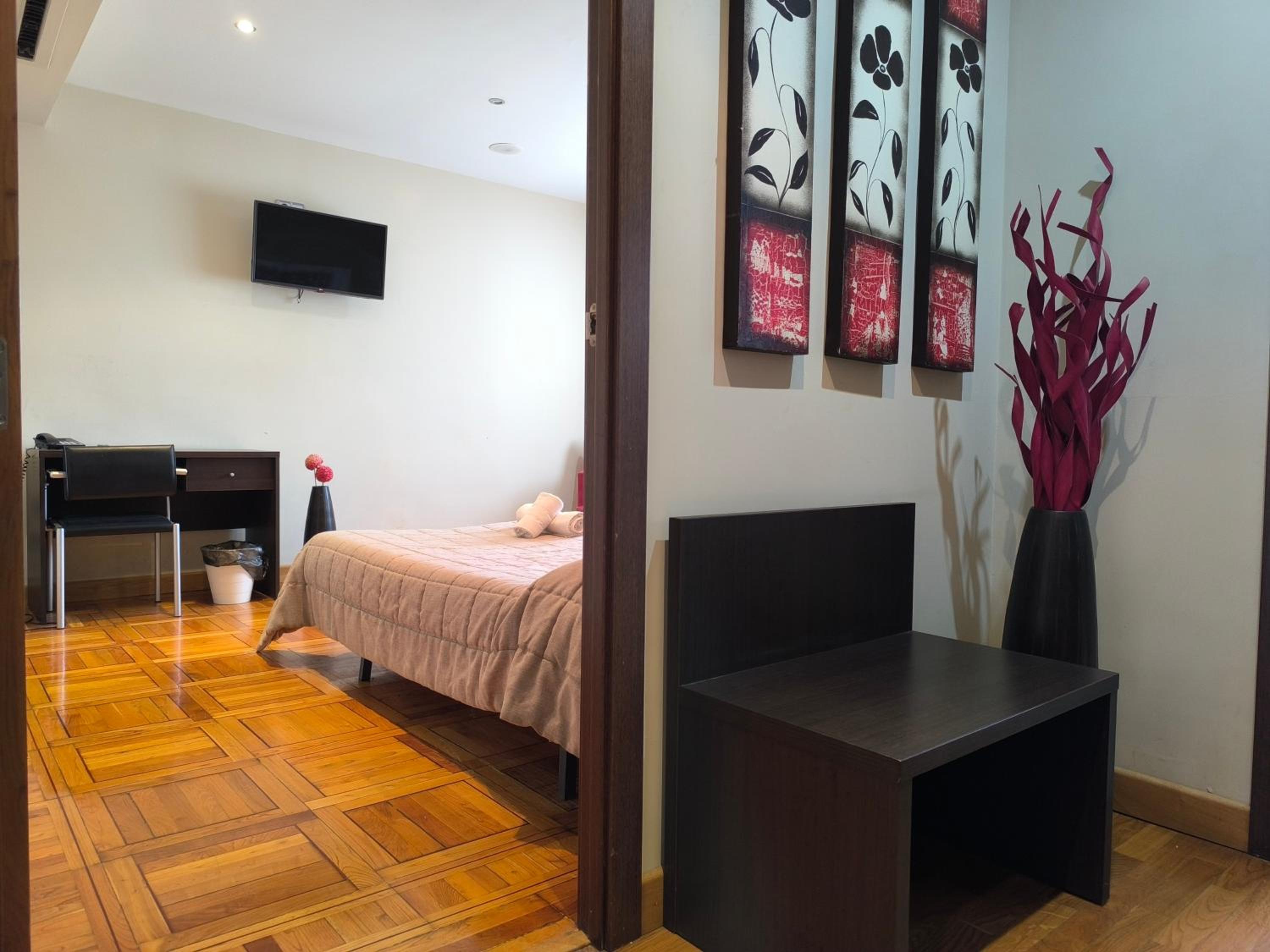Double or Twin Room - Photo 6