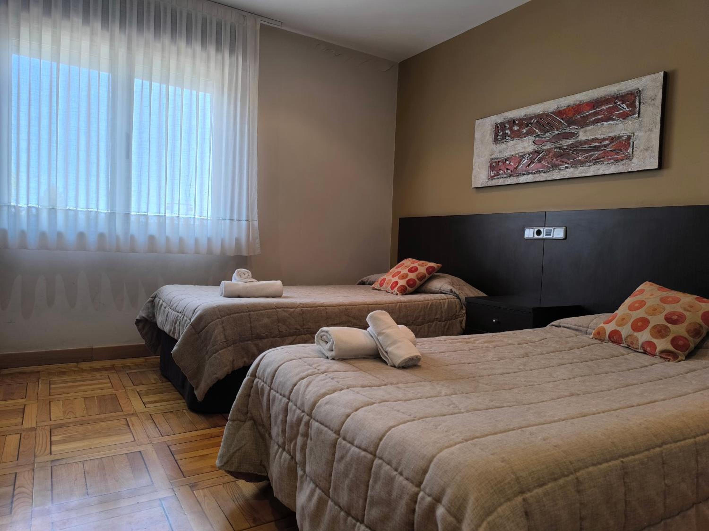 Double or Twin Room - Photo 2