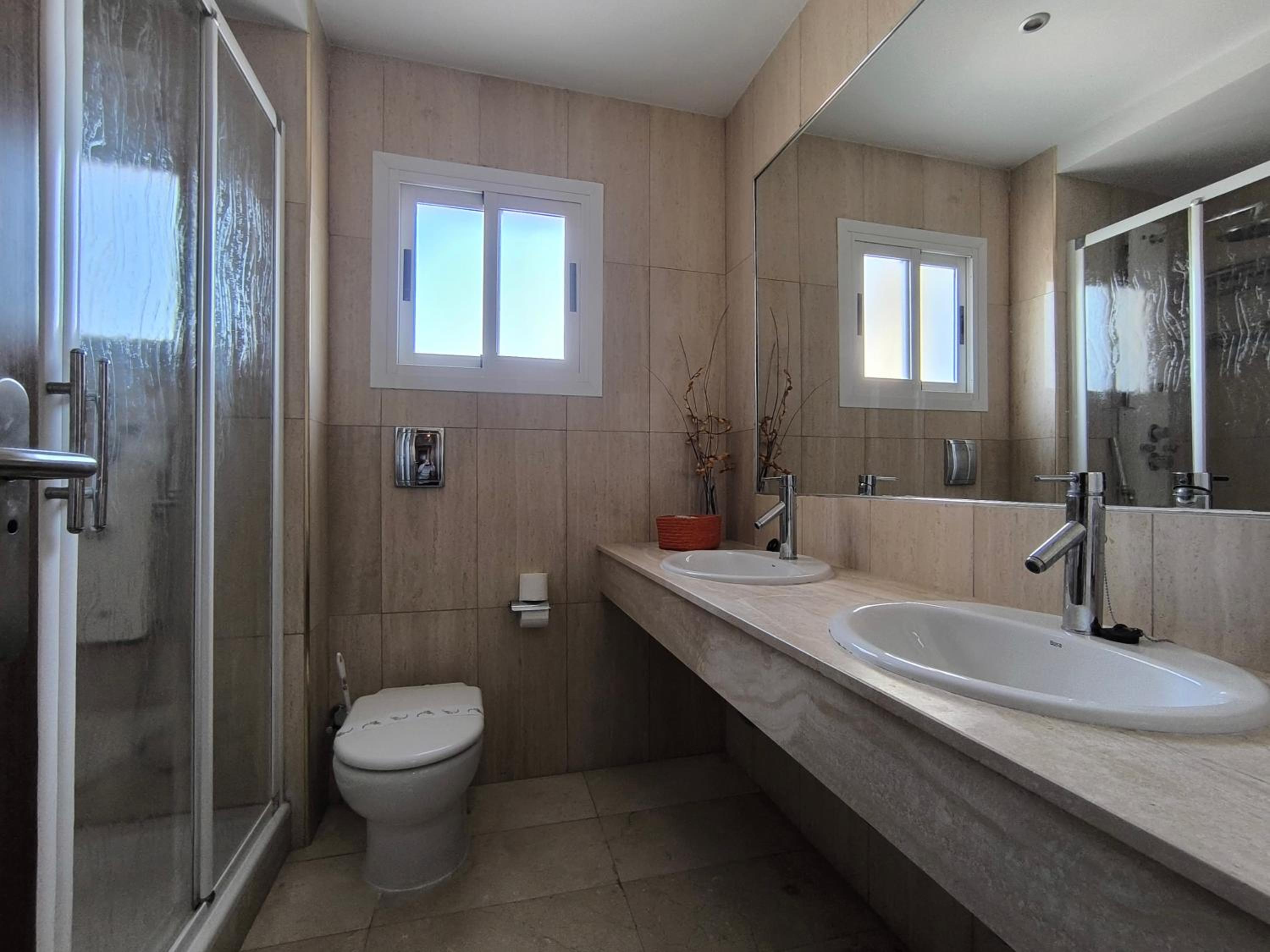 Double or Twin Room - Photo 9
