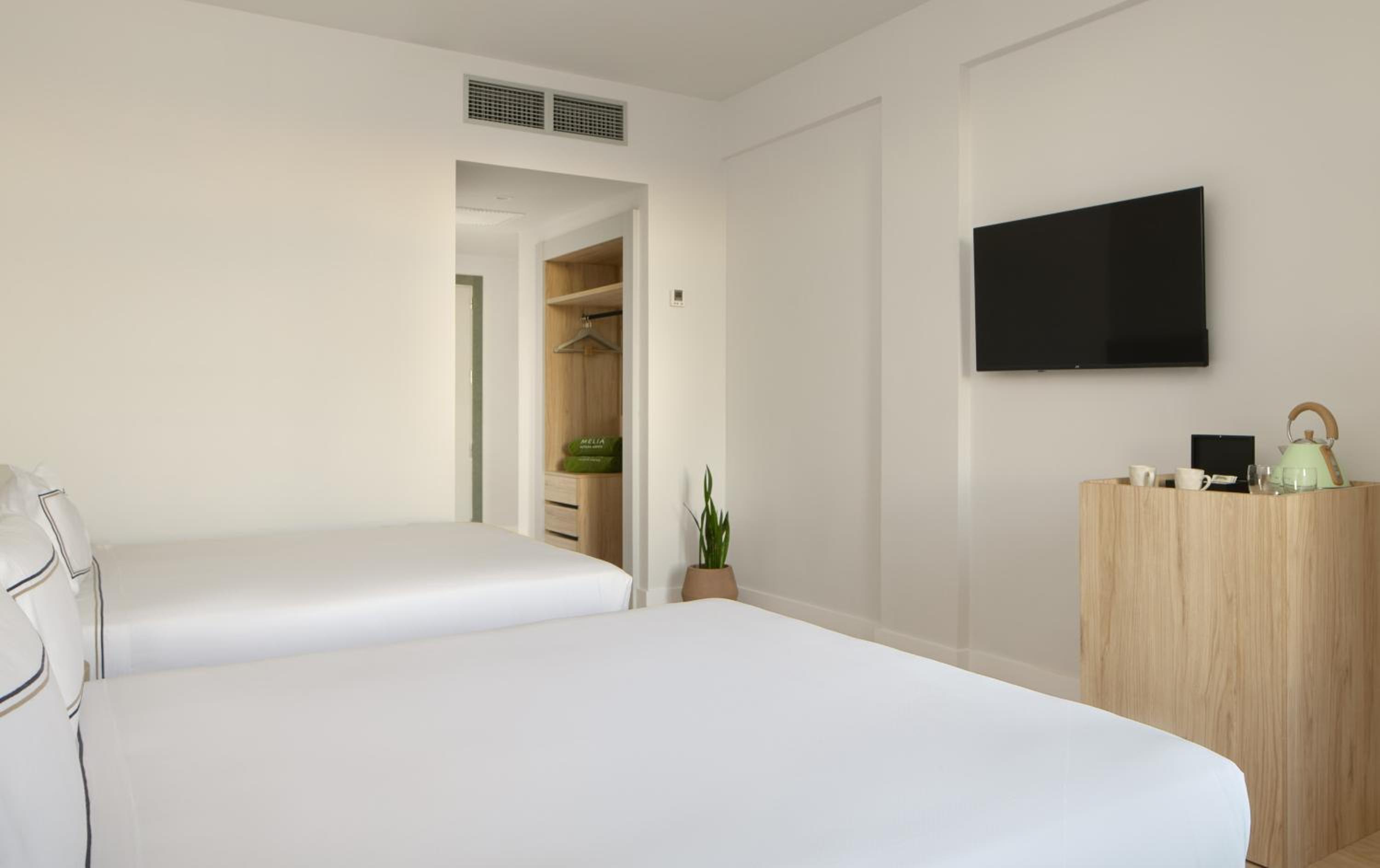 Grand Premium Room (2 Adults + 2 Children) - Photo 4