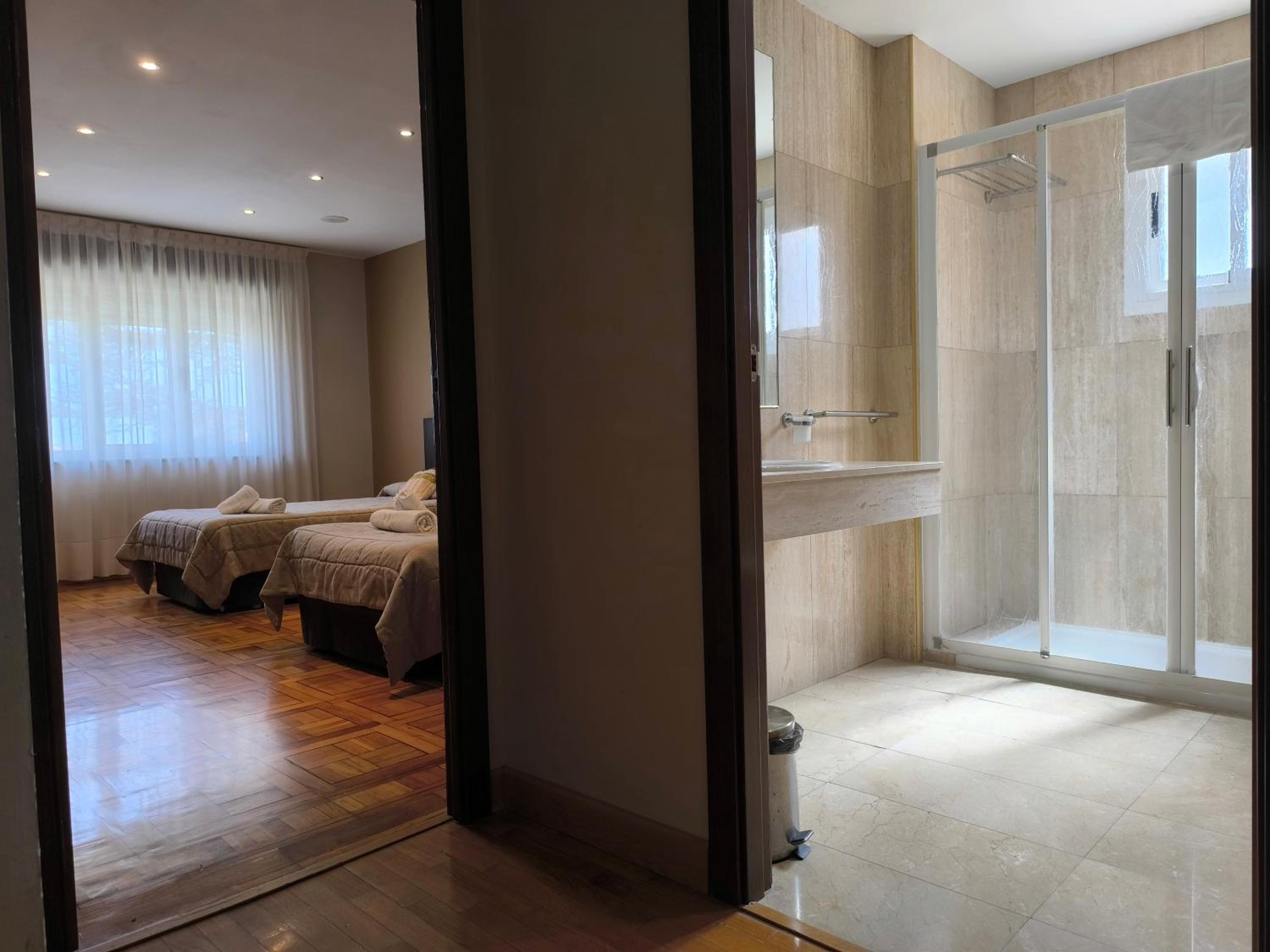 Double or Twin Room - Photo 13