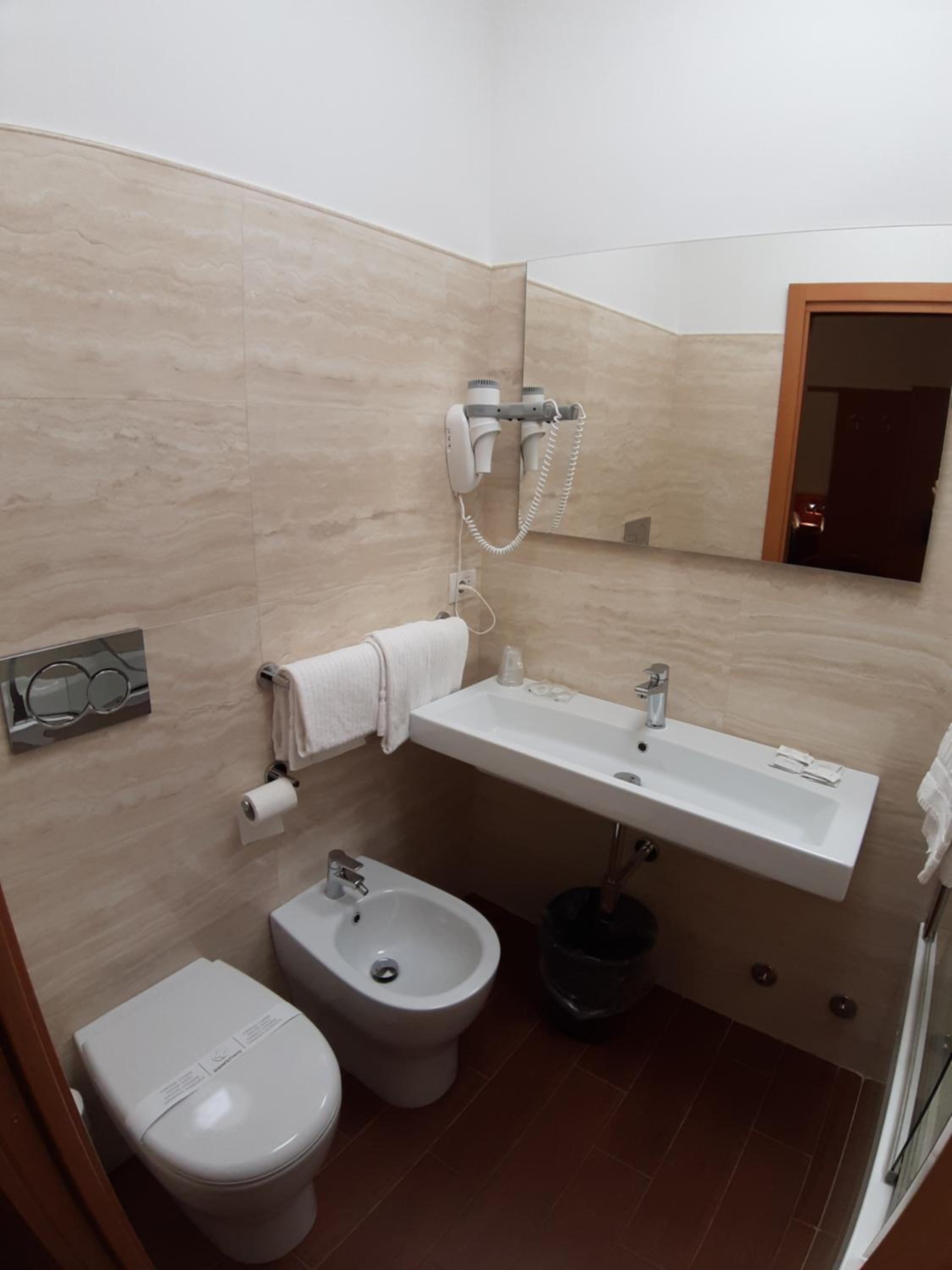 Economy Double or Twin Room photo 3