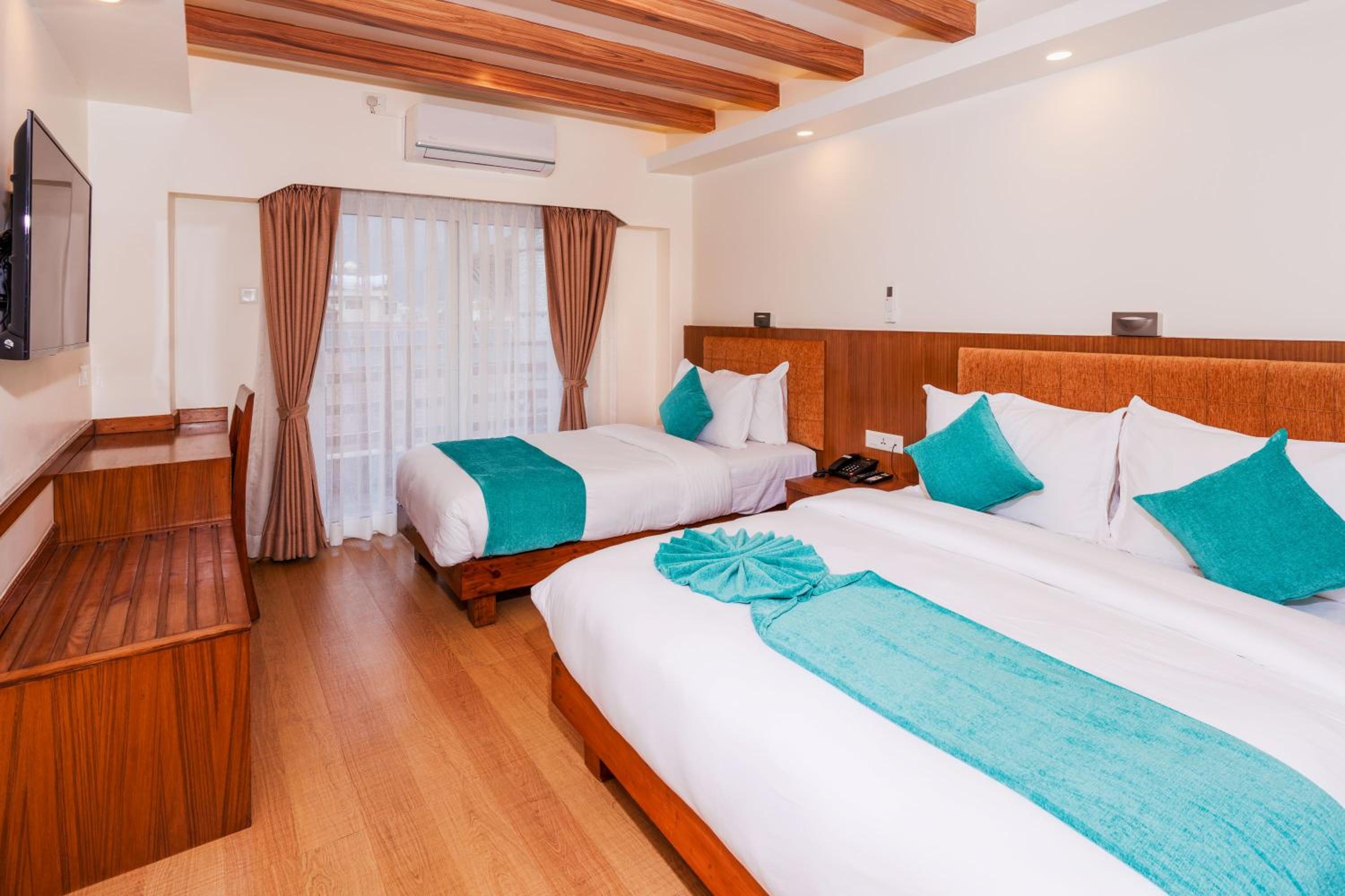 Deluxe Triple Room photo 3