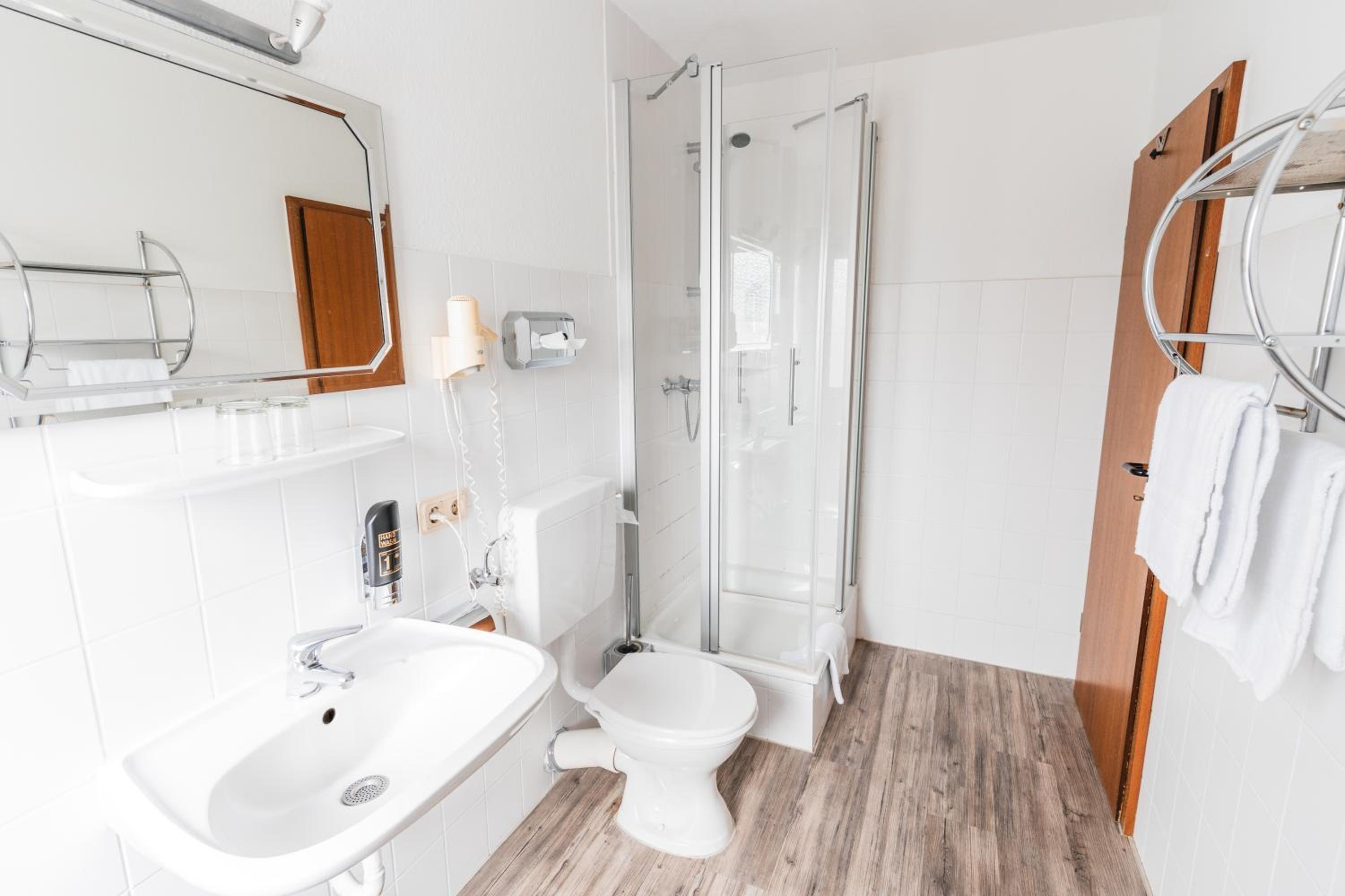 Double or Twin Room - Photo 2