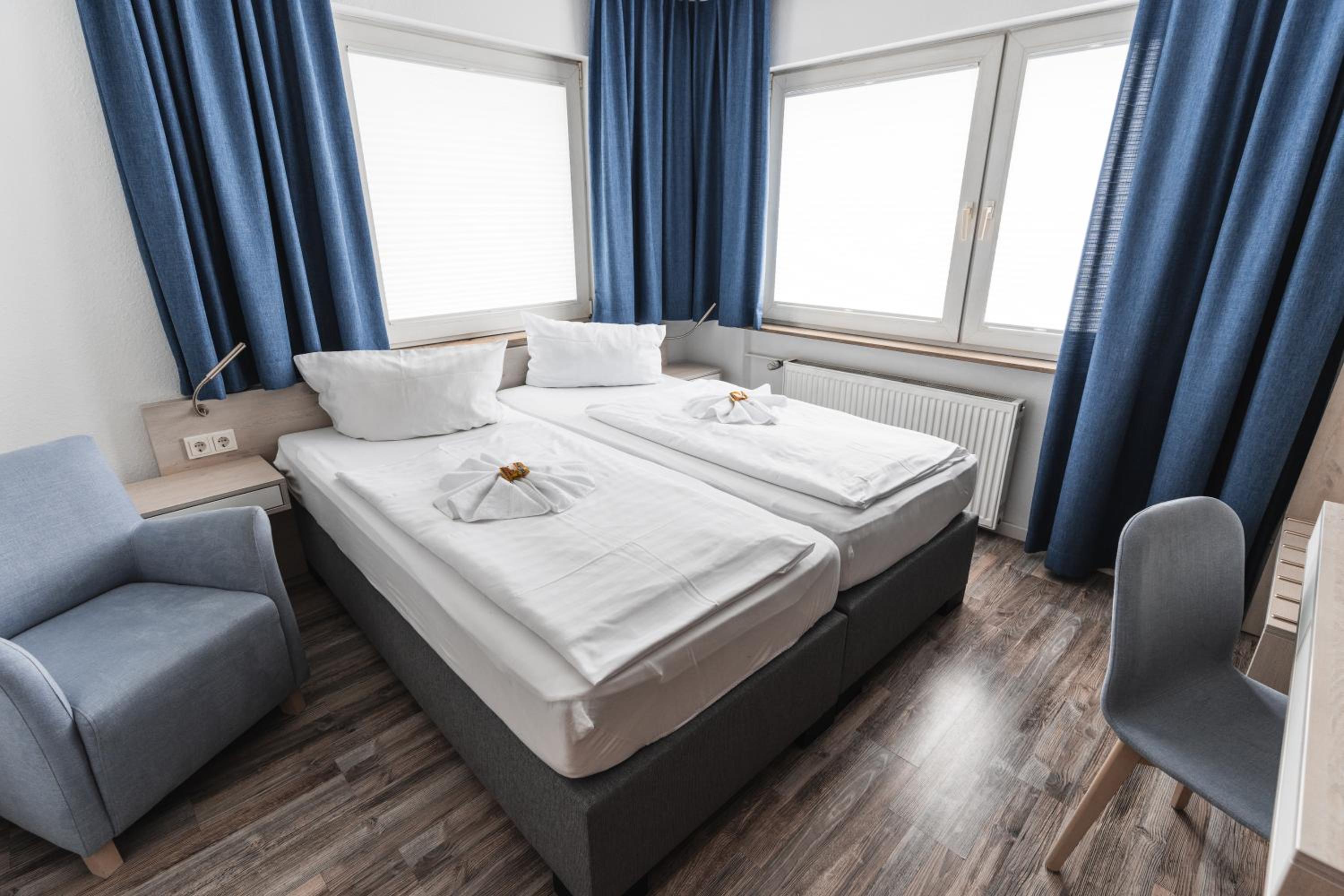 Double or Twin Room - Photo 4