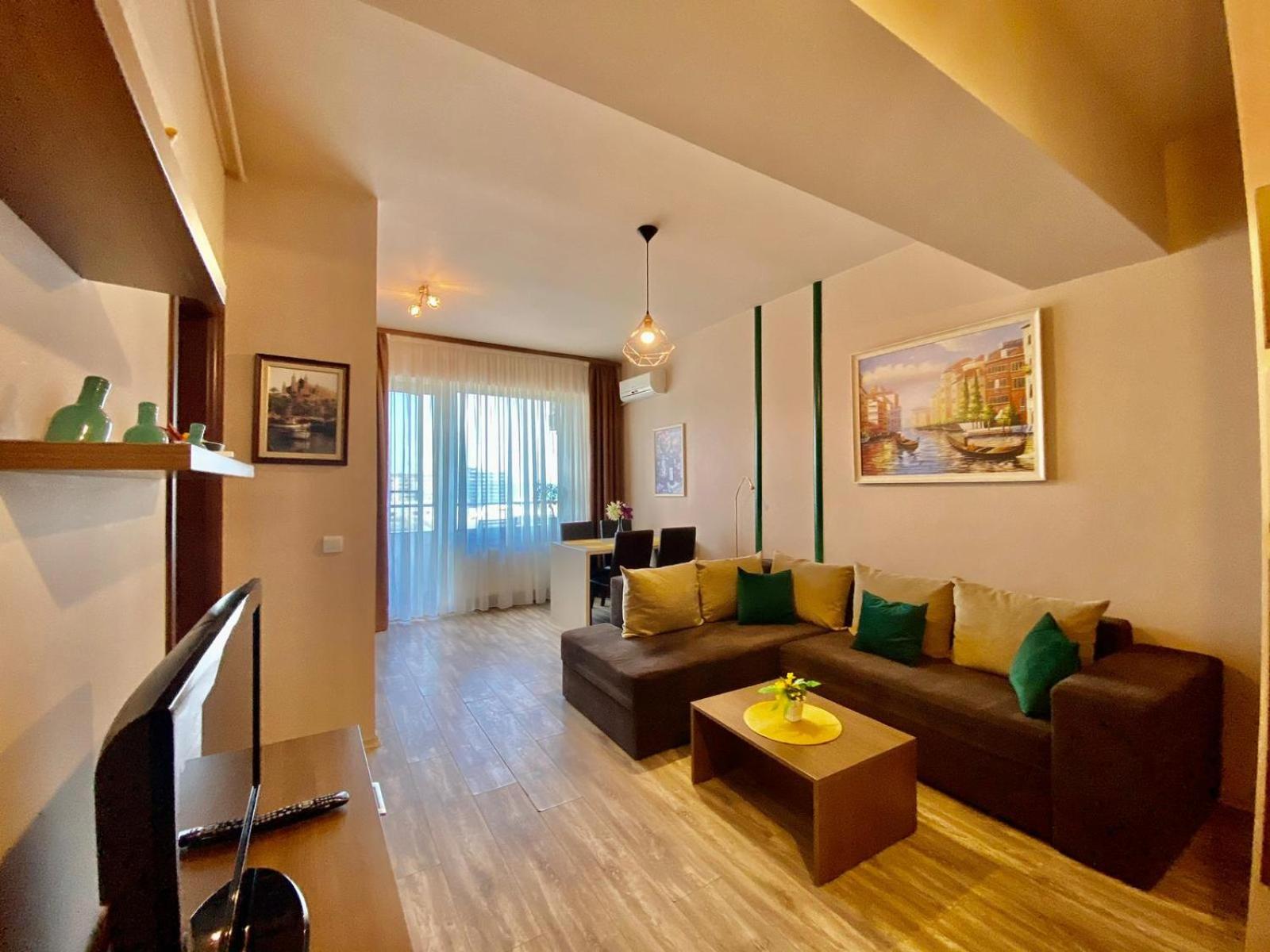 One-Bedroom Apartment photo 2