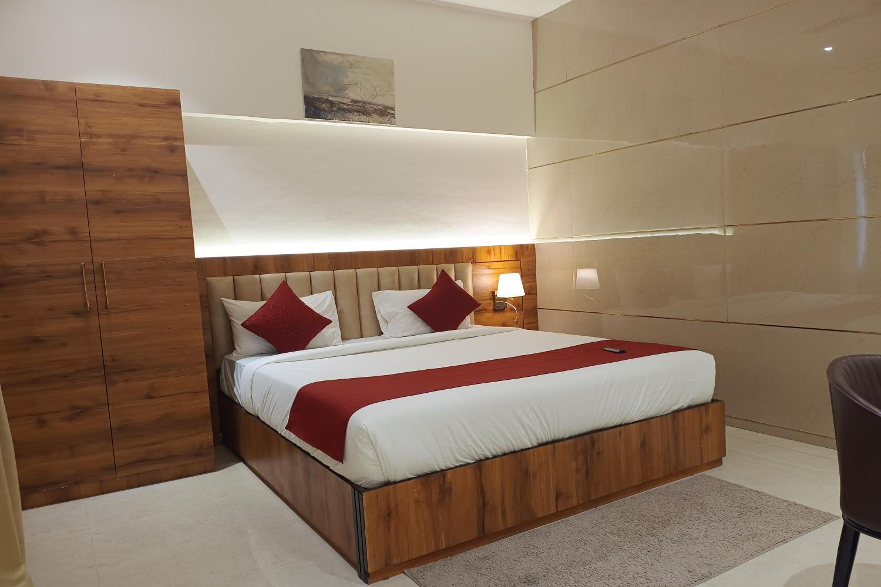 Superior King Room