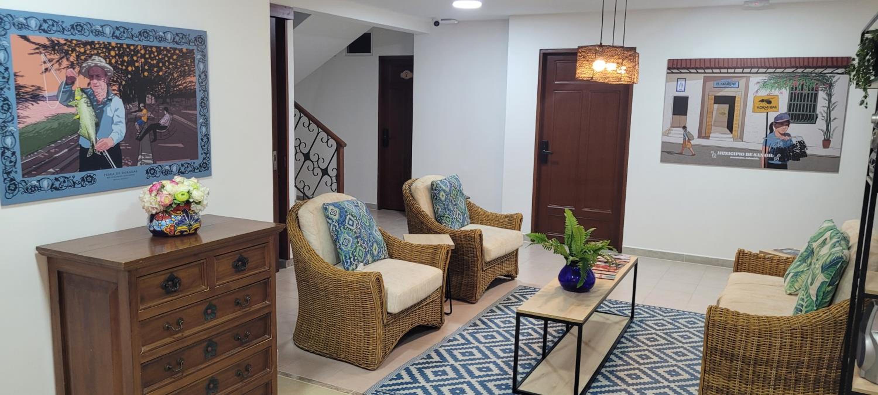 Family Room with Private Bathroom photo 1