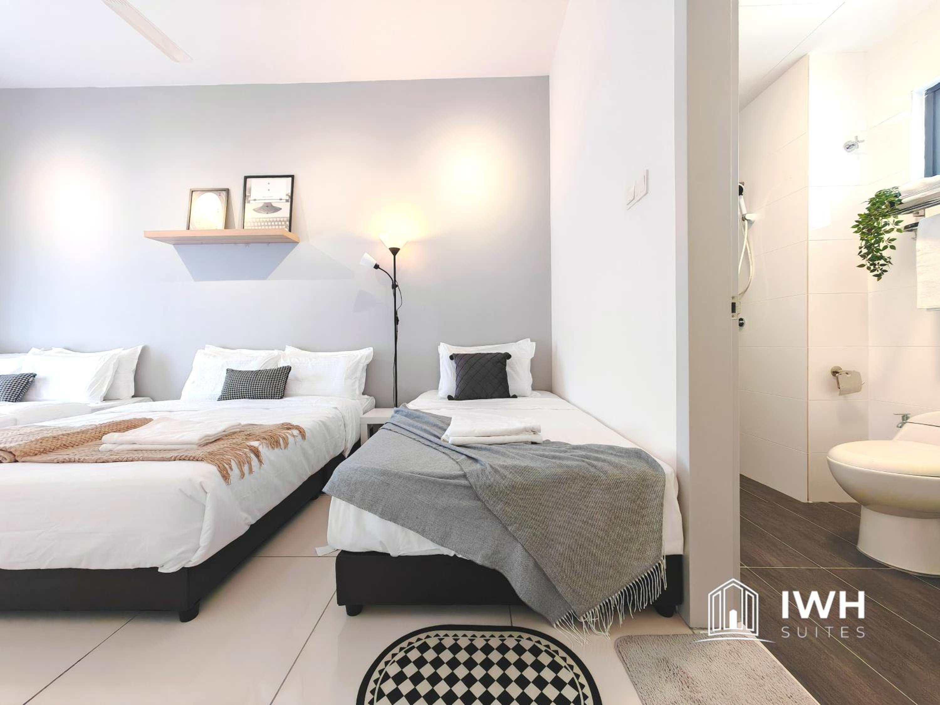 Four-Bedroom Apartment - Photo 4