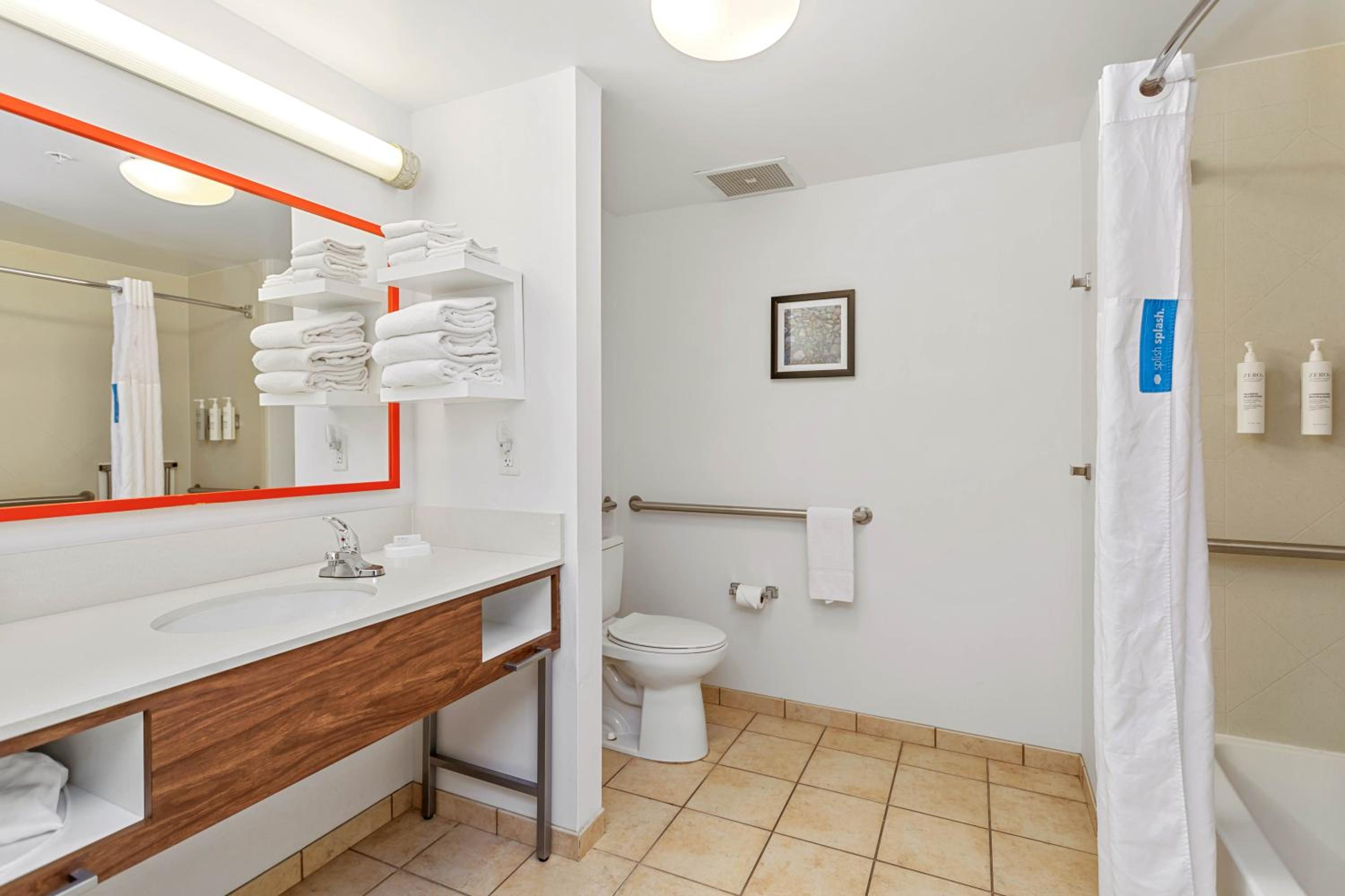 Queen Room - Disability Access
