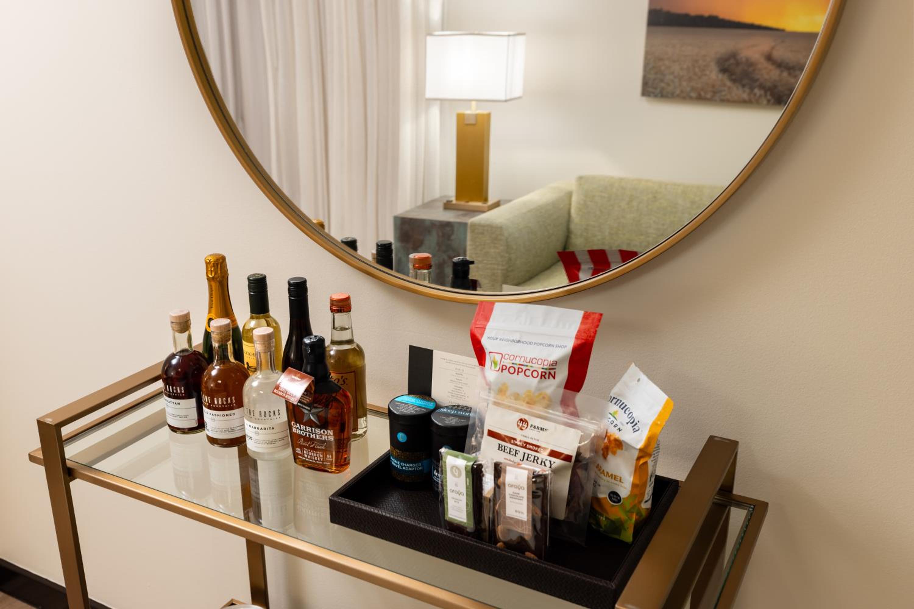 Classic King Accessible Room photo 3