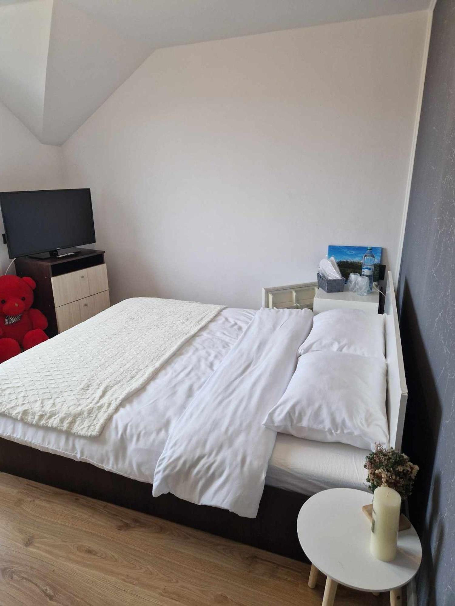 Double or Twin Room photo 1