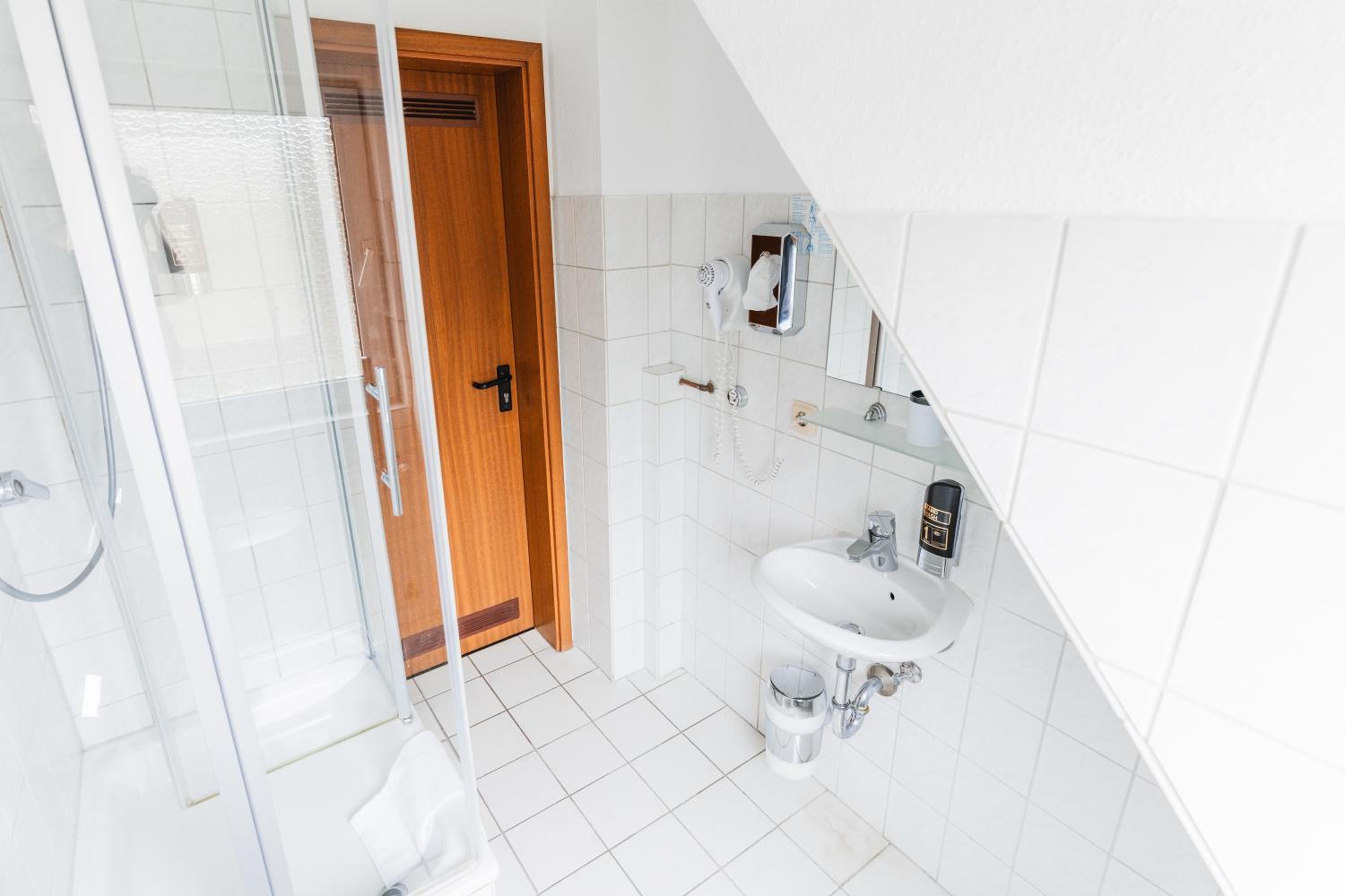 Double Room with Private External Bathroom photo 2