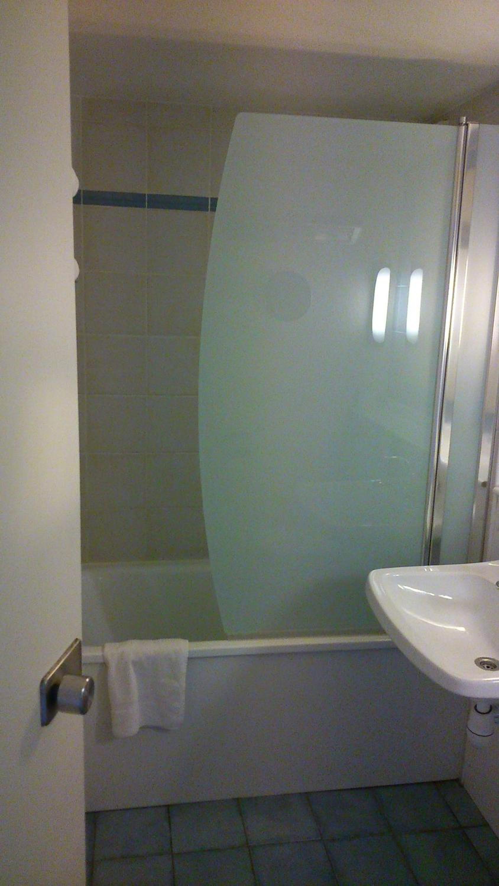 Standard Double Room - Photo 10