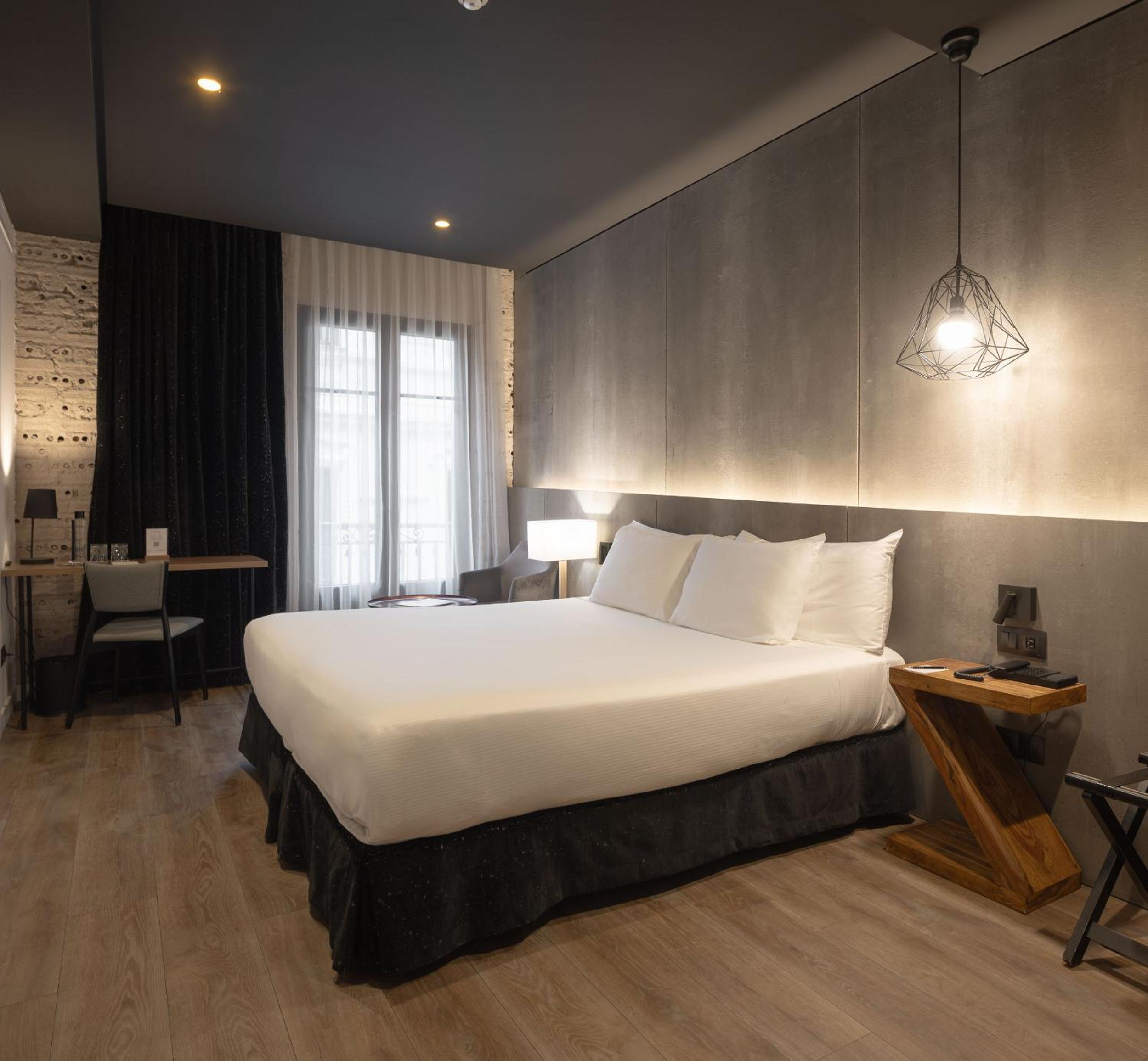 Double Room with Street View photo 3