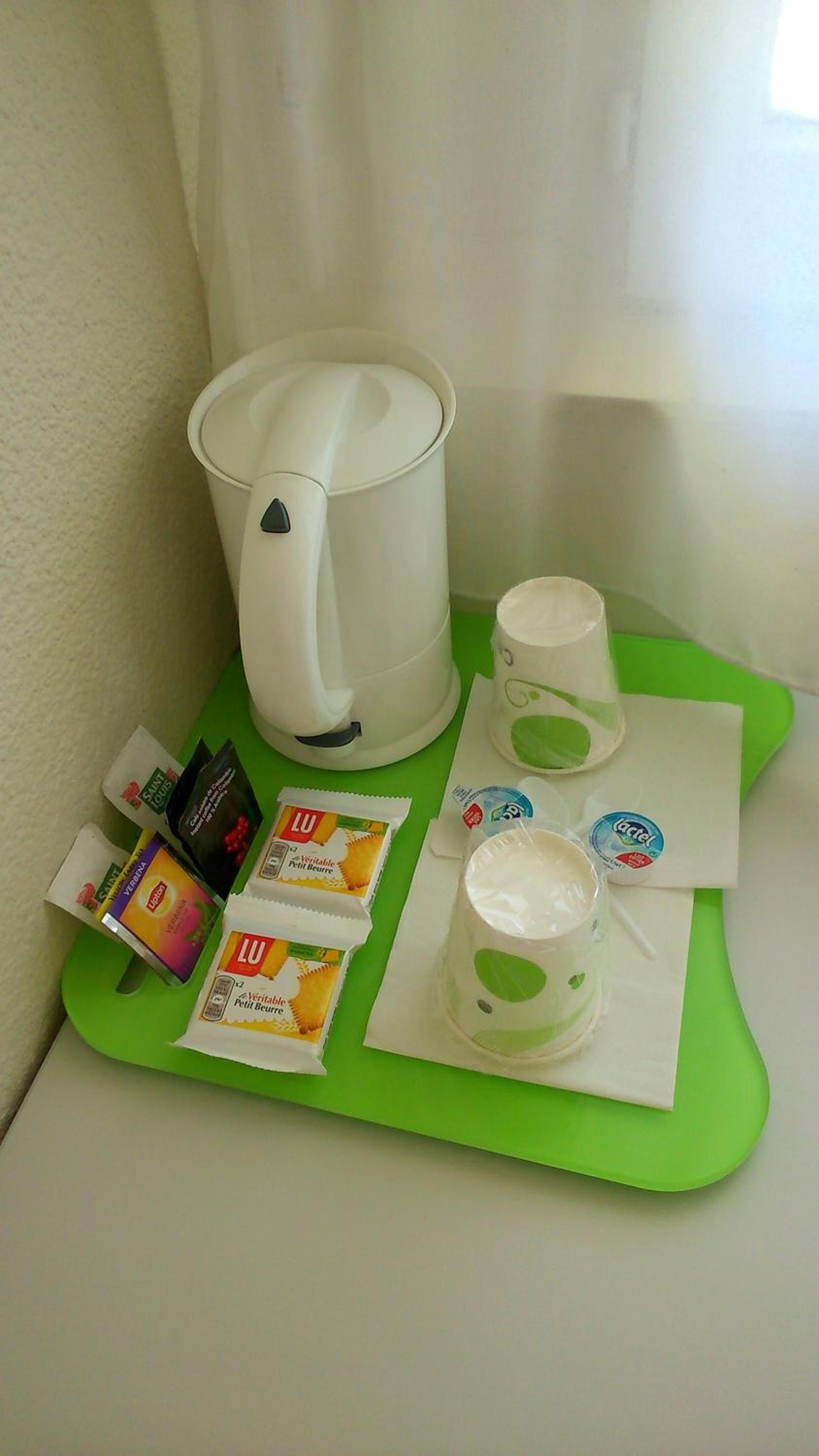 Standard Double Room - Photo 12