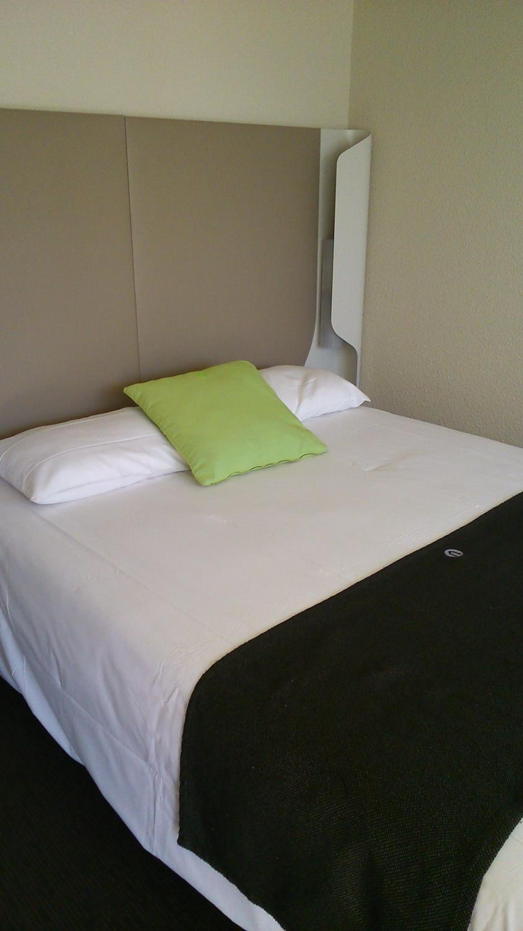 Standard Double Room - Photo 14