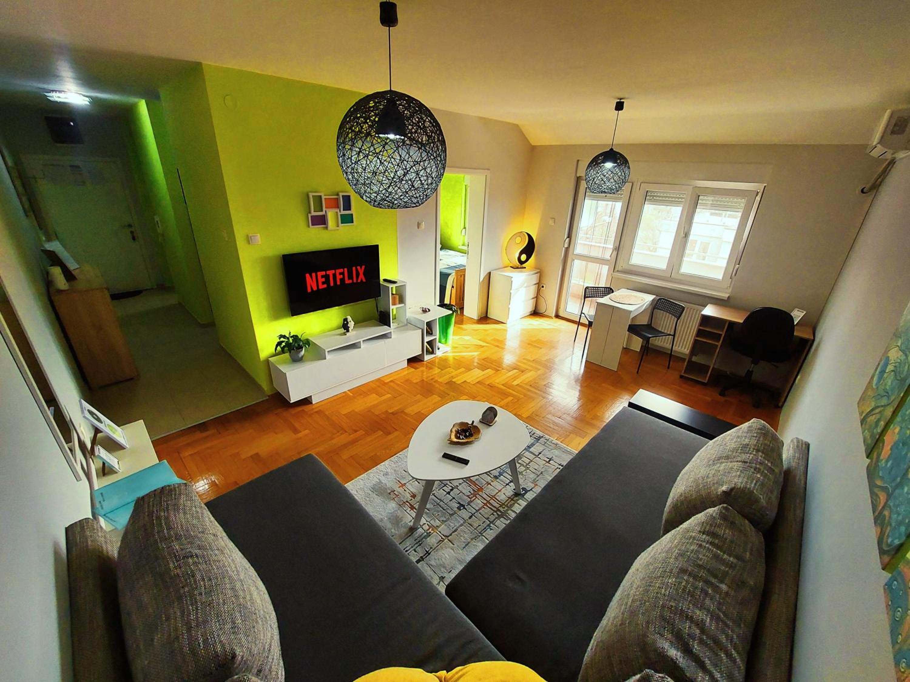 One-Bedroom Apartment photo 1