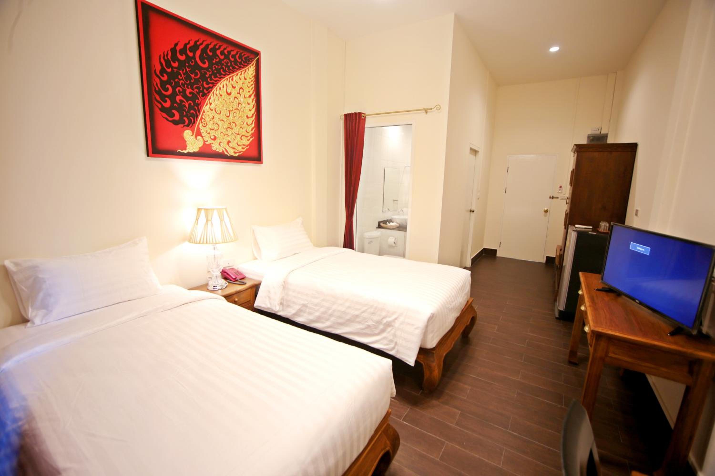 Deluxe Twin Room photo 2