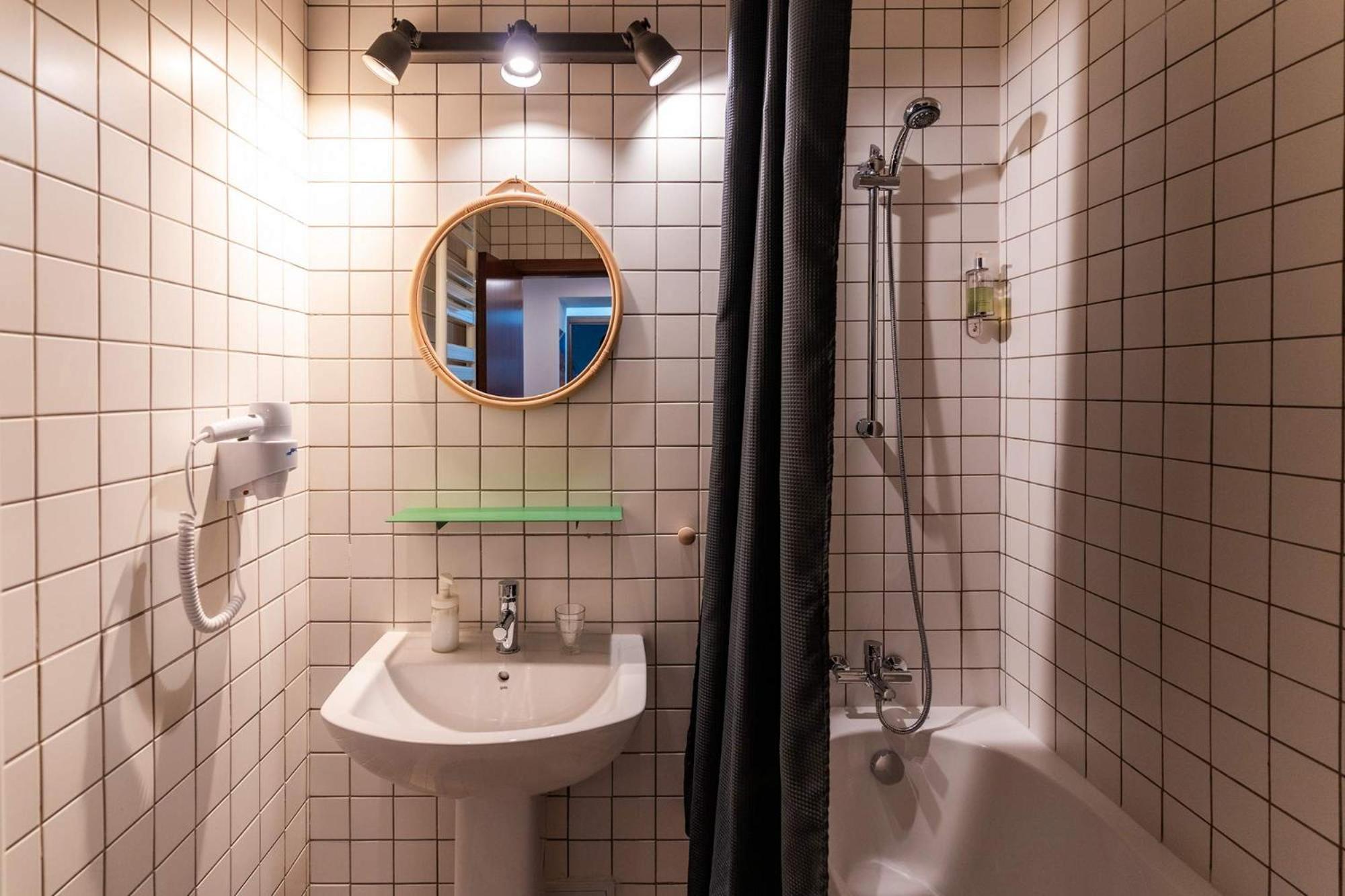 Two-Bedroom Apartment - Photo 9