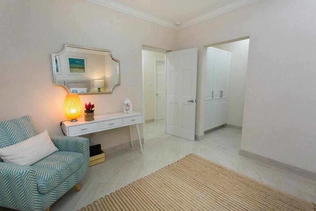 Three-Bedroom Apartment photo 2