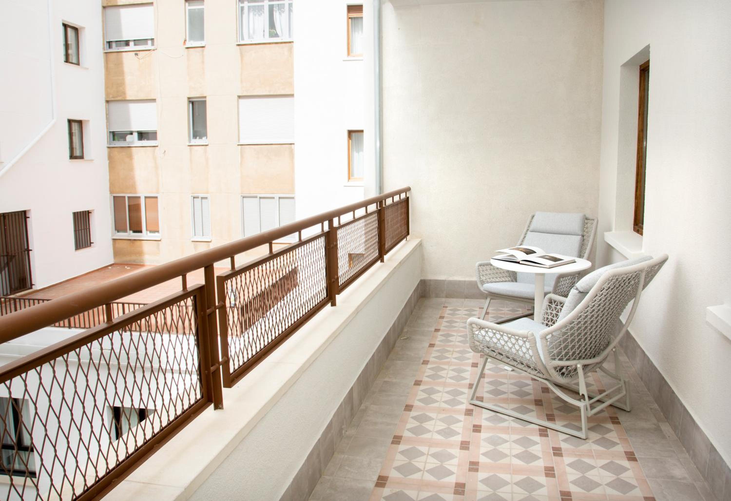 One-Bedroom Apartment with Terrace