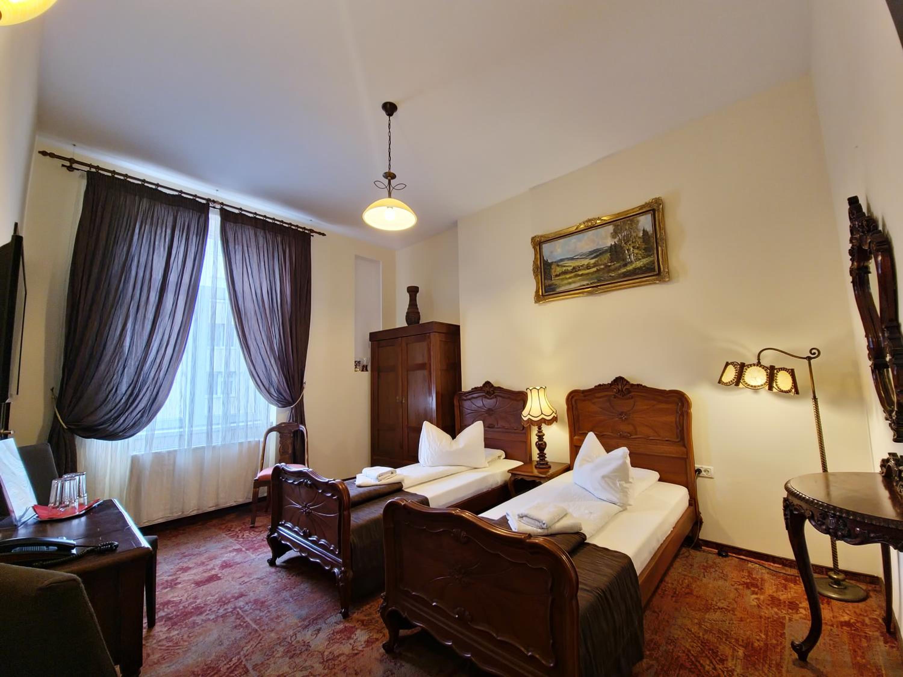 Double or Twin Room - Photo 19