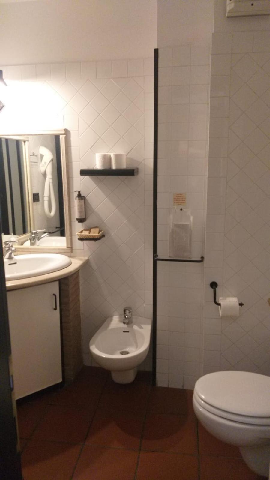 Double or Twin Room - Photo 2